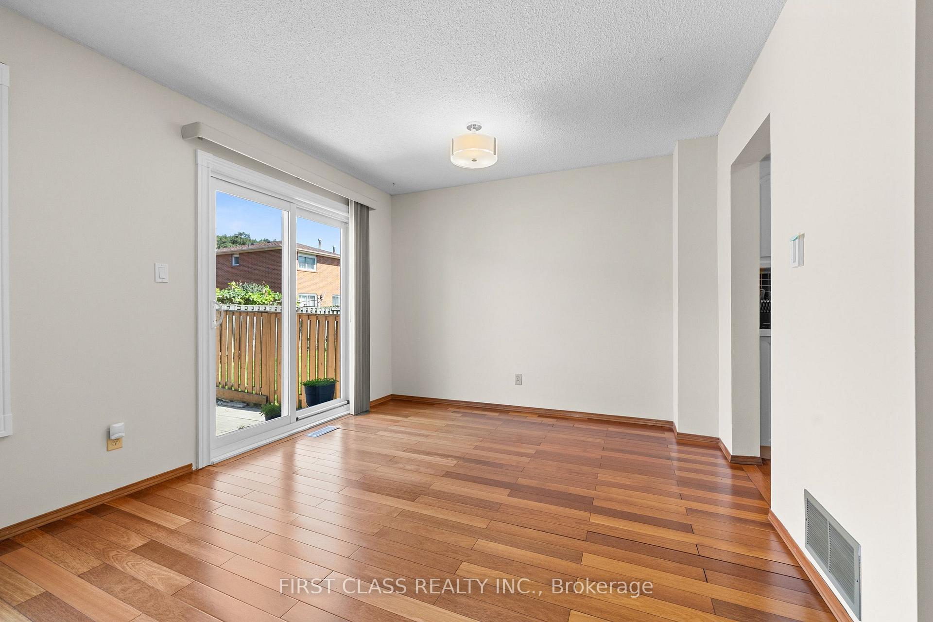 Photo 21 of 4213 Beacon Lane, Mississauga, Creditview — HOMEH