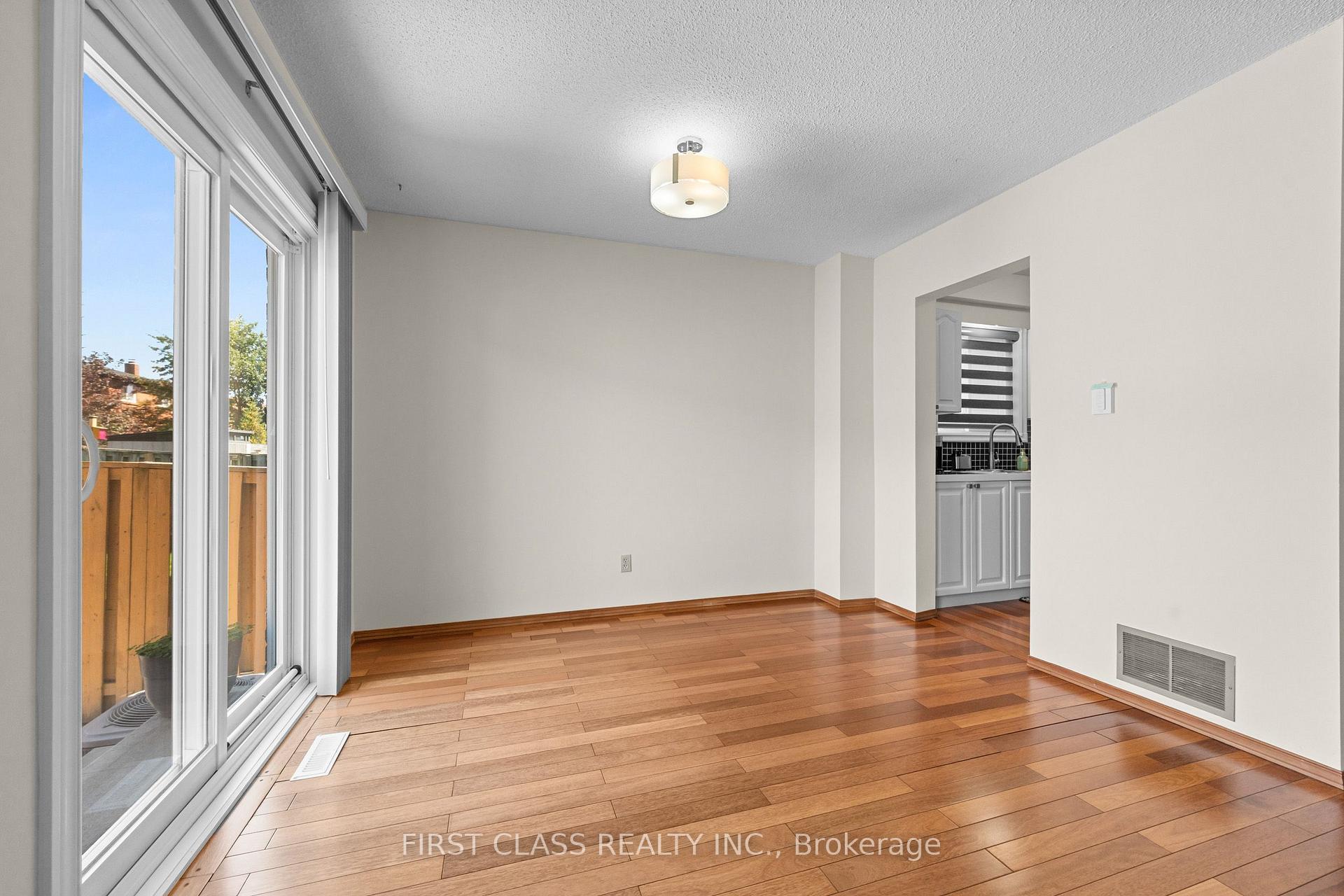 Photo 36 of 4213 Beacon Lane, Mississauga, Creditview — HOMEH
