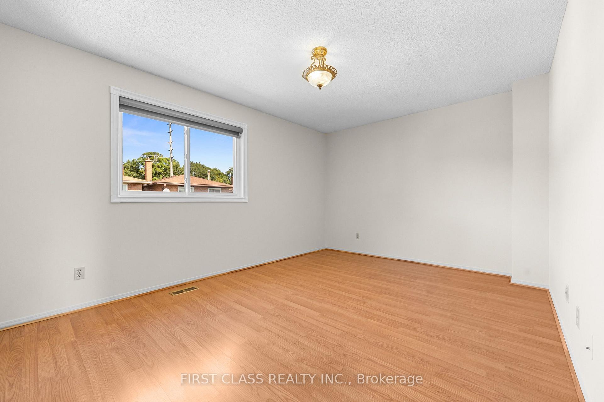 Photo 42 of 4213 Beacon Lane, Mississauga, Creditview — HOMEH