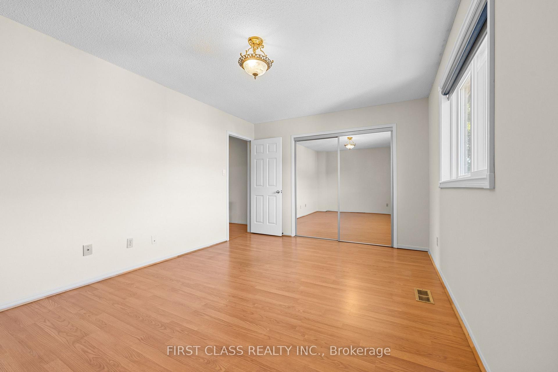 Photo 44 of 4213 Beacon Lane, Mississauga, Creditview — HOMEH