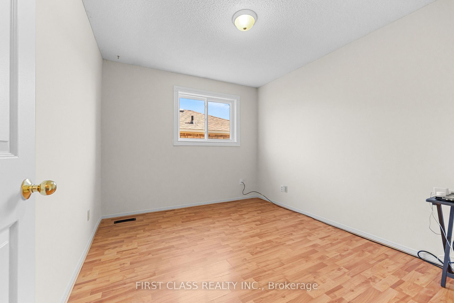 Photo 46 of 4213 Beacon Lane, Mississauga, Creditview — HOMEH