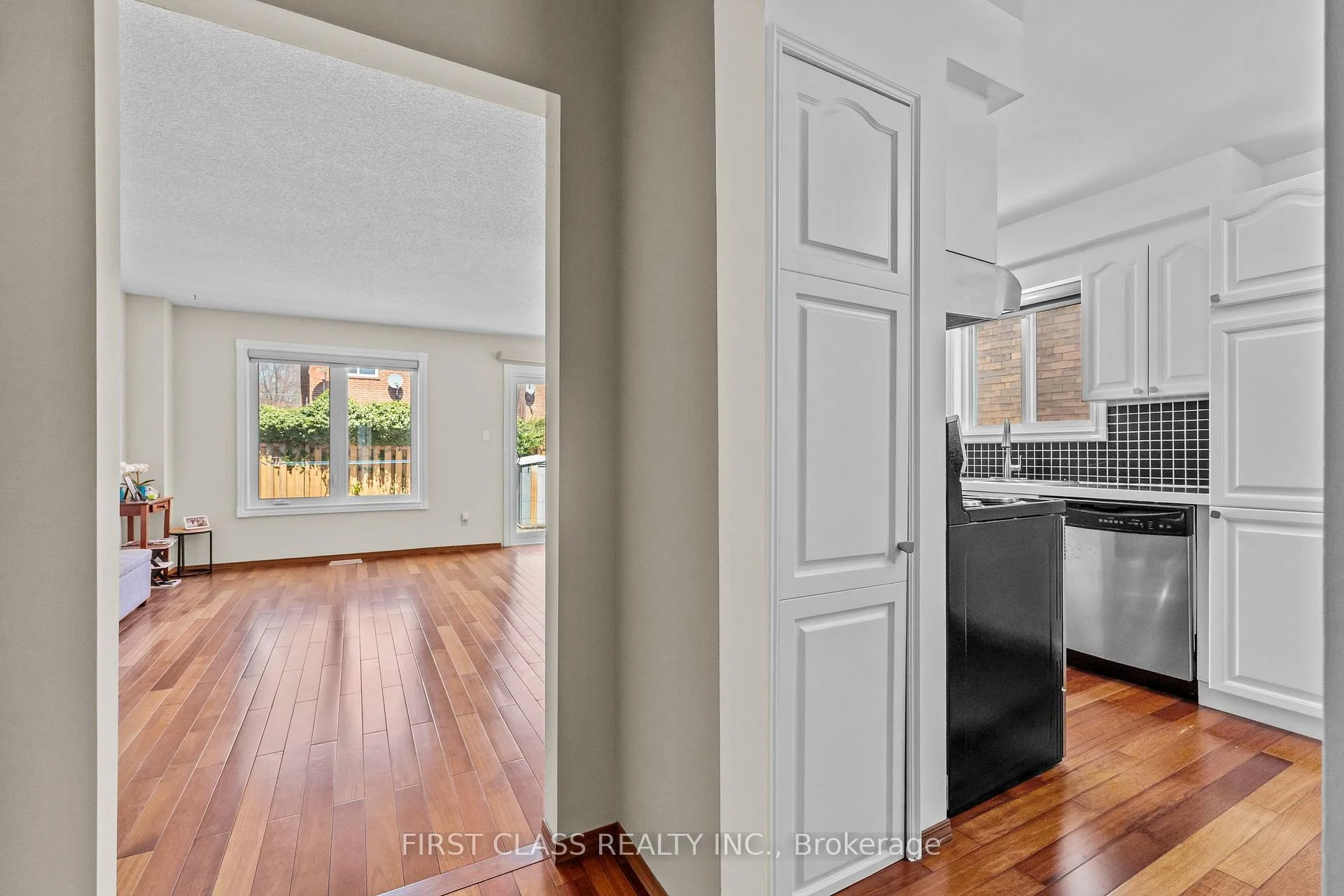 Photo 10 of 4213 Beacon Lane, Mississauga, Creditview — HOMEH
