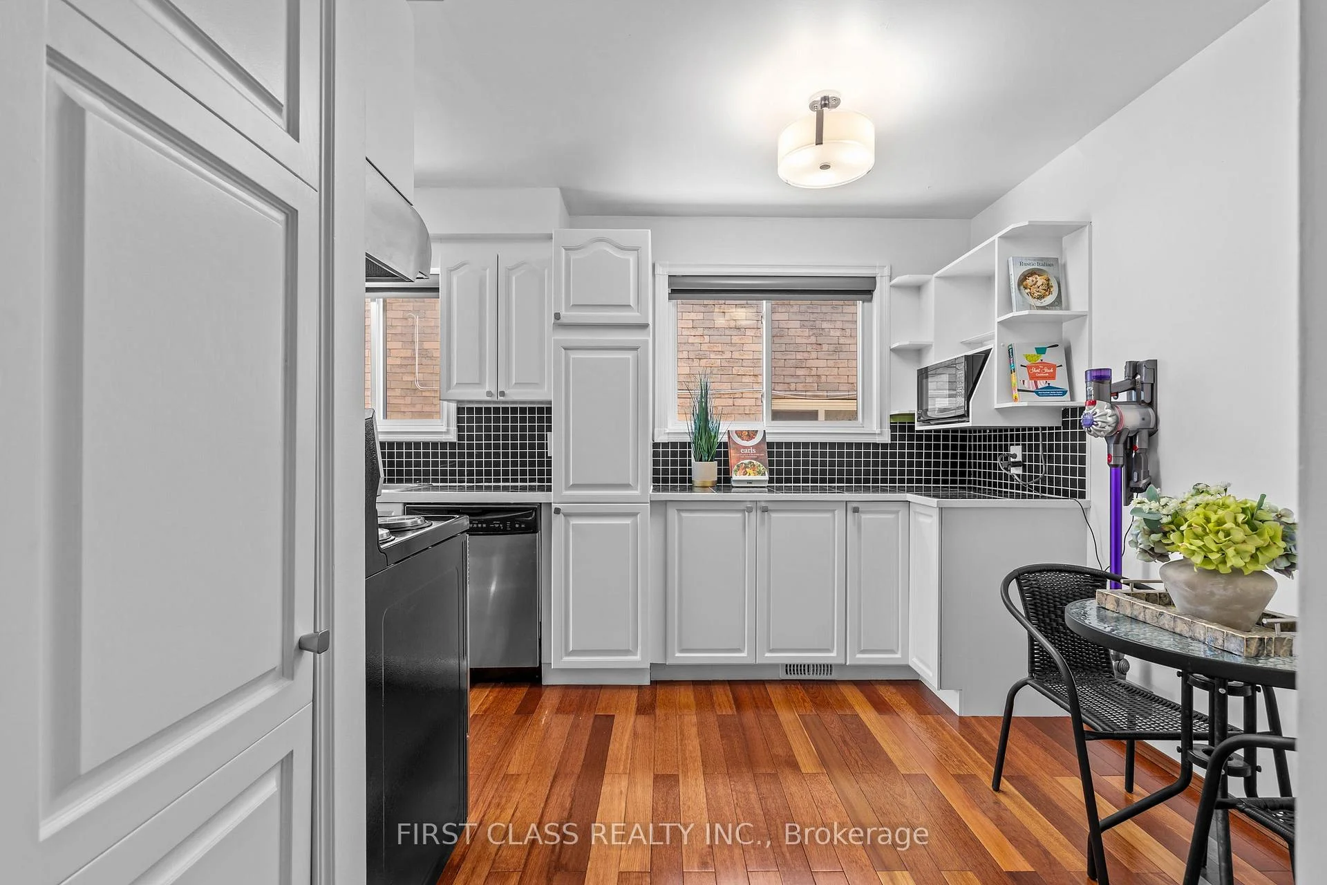 Photo 12 of 4213 Beacon Lane, Mississauga, Creditview — HOMEH