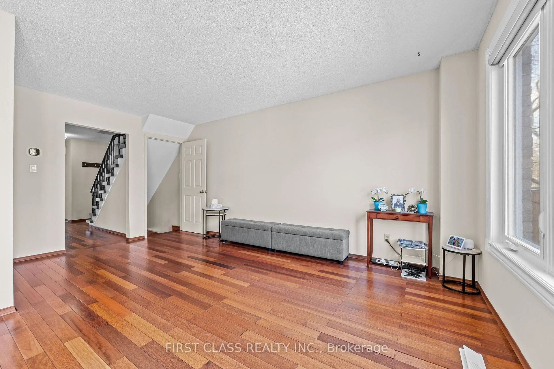 Photo 32 of 4213 Beacon Lane, Mississauga, Creditview — HOMEH