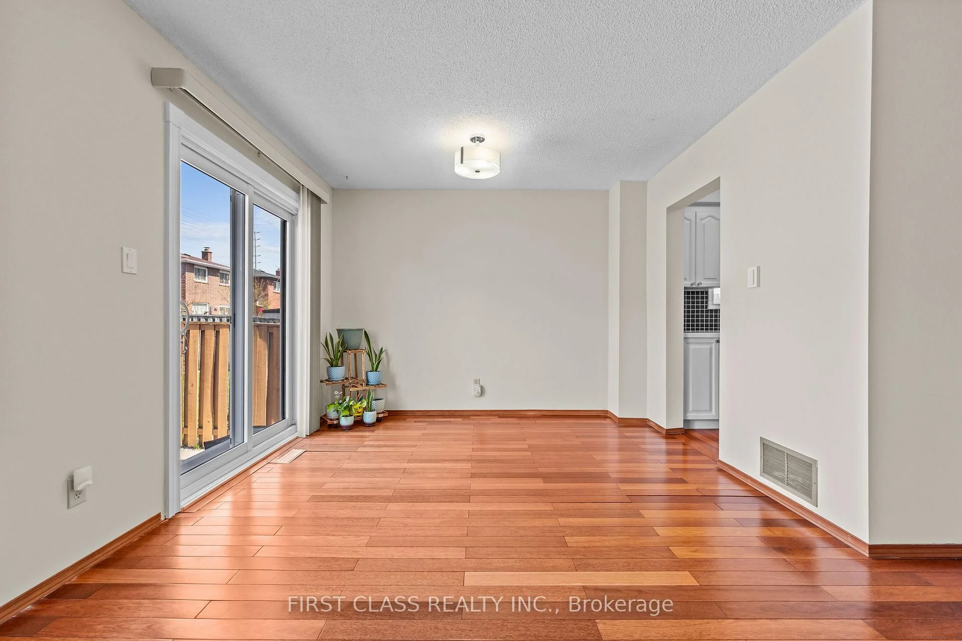 Photo 39 of 4213 Beacon Lane, Mississauga, Creditview — HOMEH