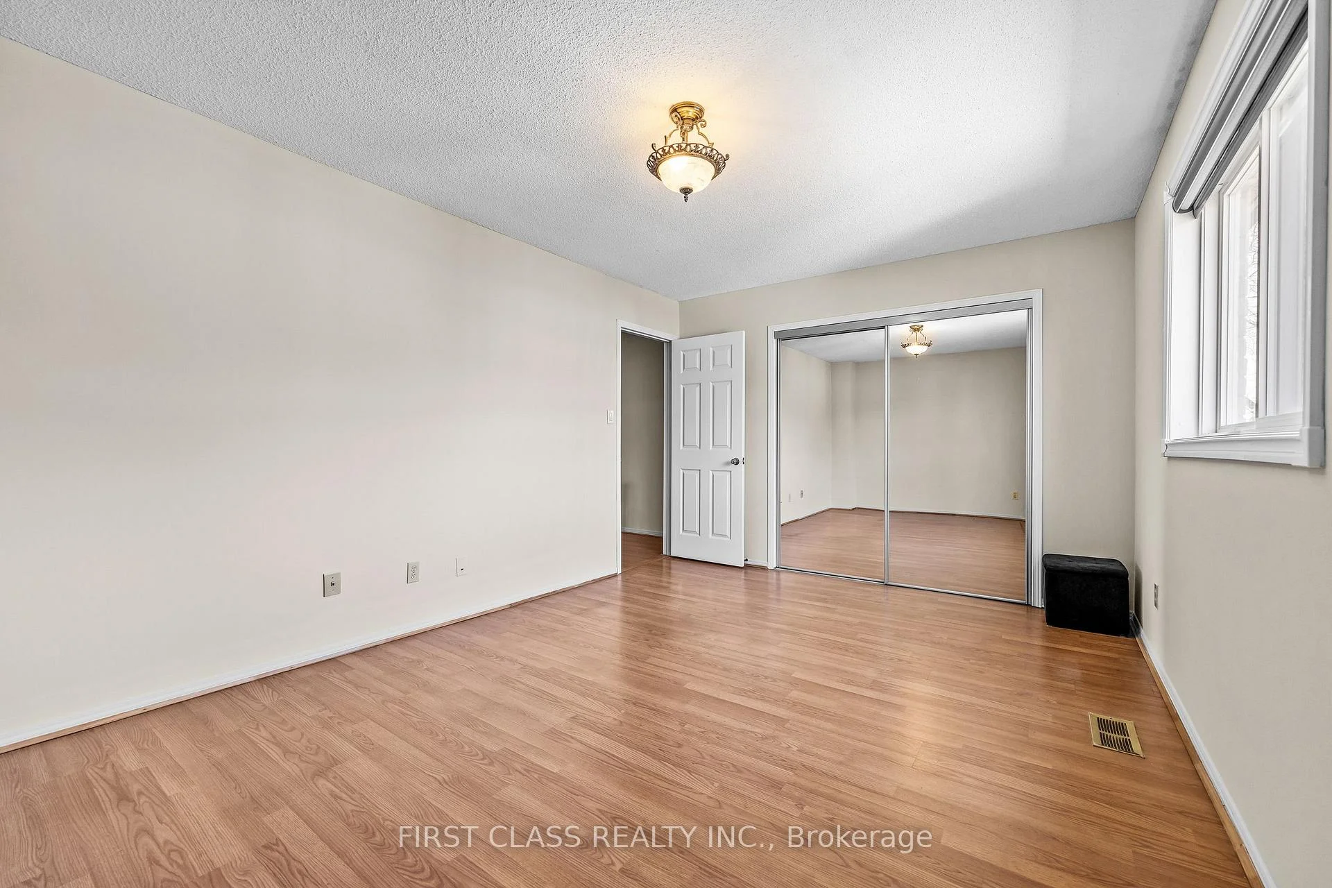Photo 54 of 4213 Beacon Lane, Mississauga, Creditview — HOMEH