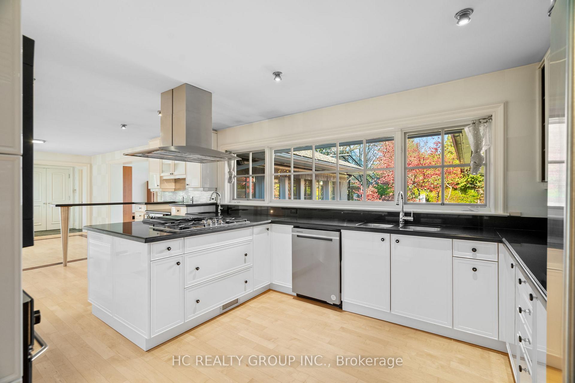 Photo 7 of 80 Bayview Ridge, North York, Bridle Path-Sunnybrook-York Mills — HOMEH