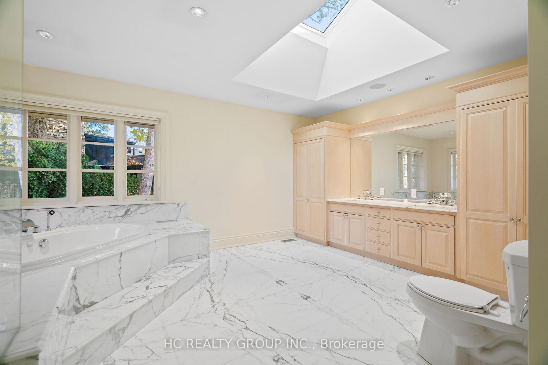 Photo 17 of 80 Bayview Ridge, North York, Bridle Path-Sunnybrook-York Mills — HOMEH