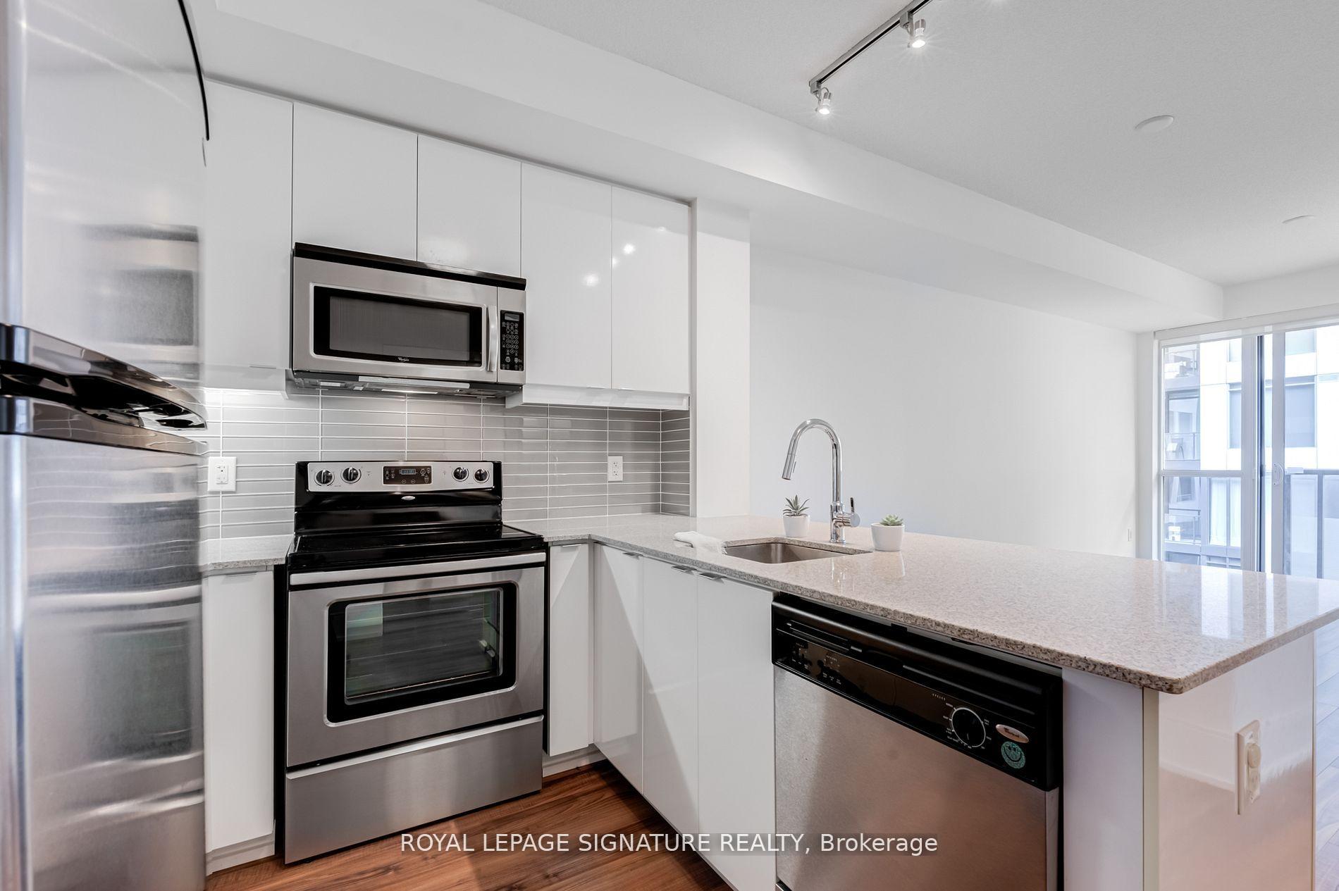 Photo 4 of Unit 1103, 560 Front Street W, Toronto, Waterfront Communities — HOMEH