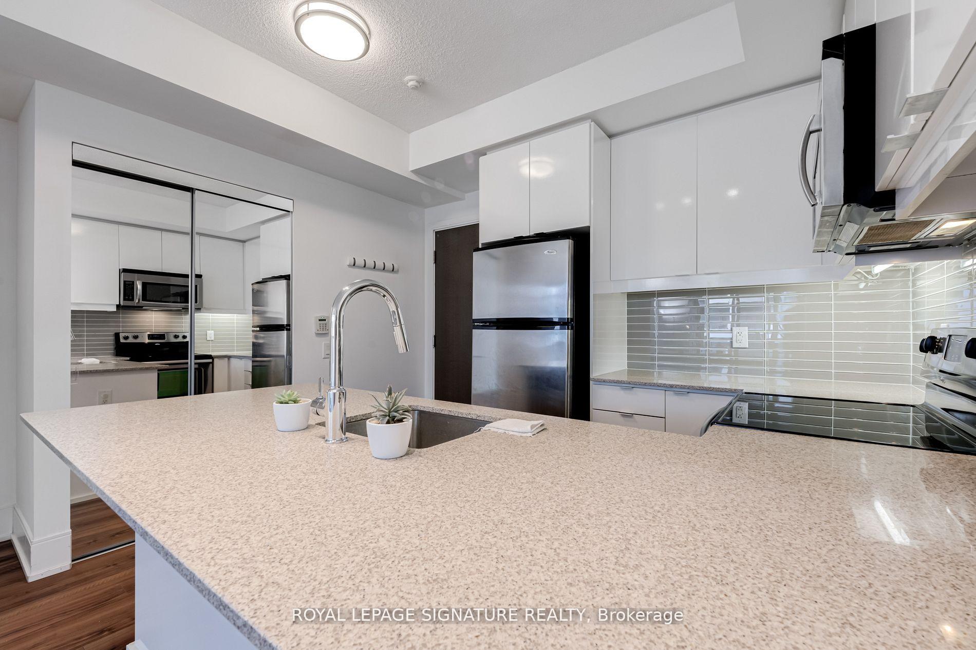 Photo 5 of Unit 1103, 560 Front Street W, Toronto, Waterfront Communities — HOMEH