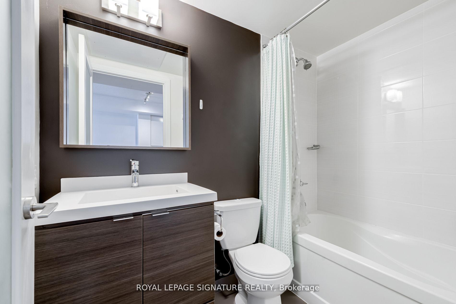 Photo 14 of Unit 1103, 560 Front Street W, Toronto, Waterfront Communities — HOMEH