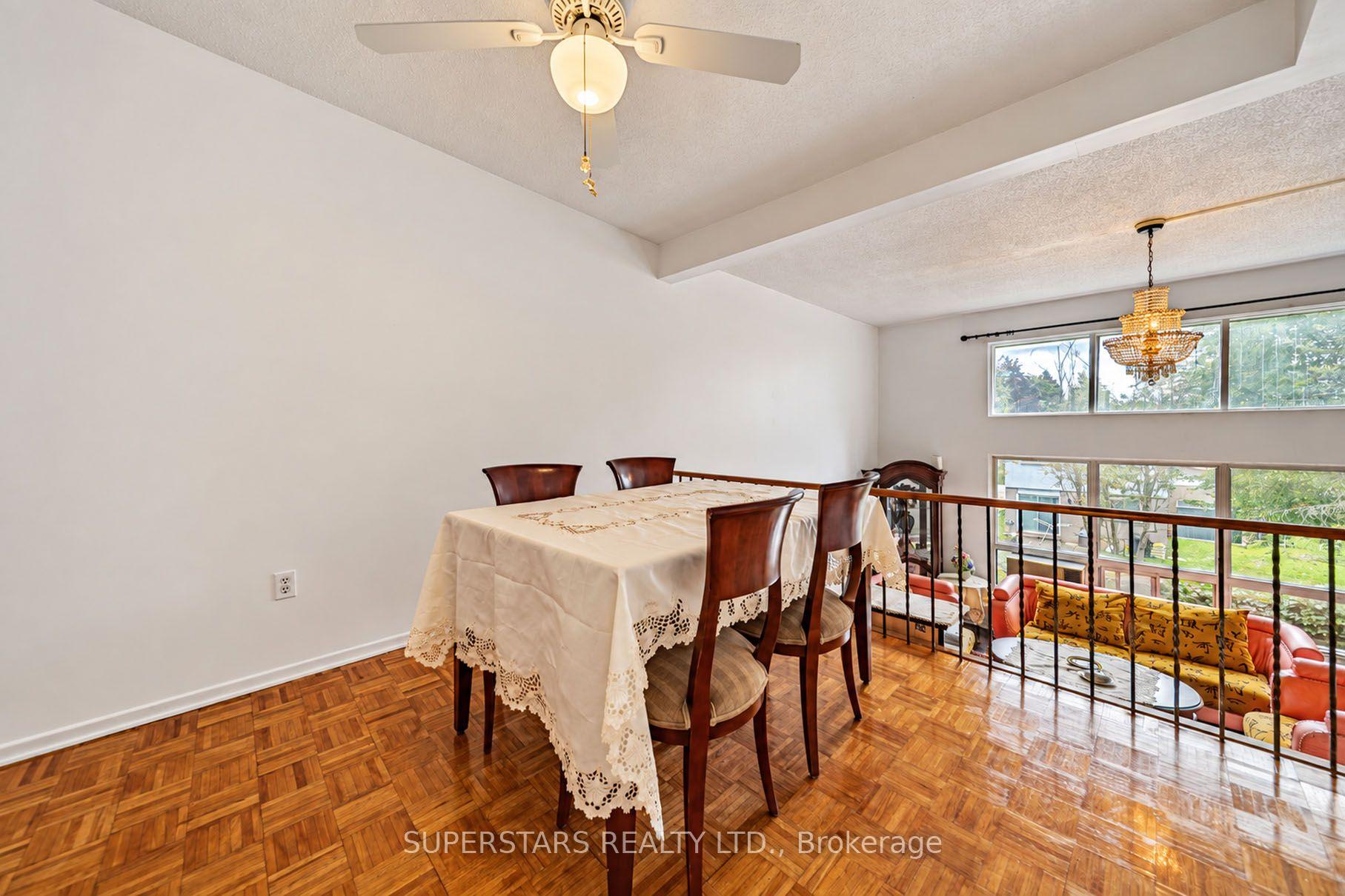 Photo 5 of 29 Jenny Wrenway, North York, Hillcrest Village — HOMEH