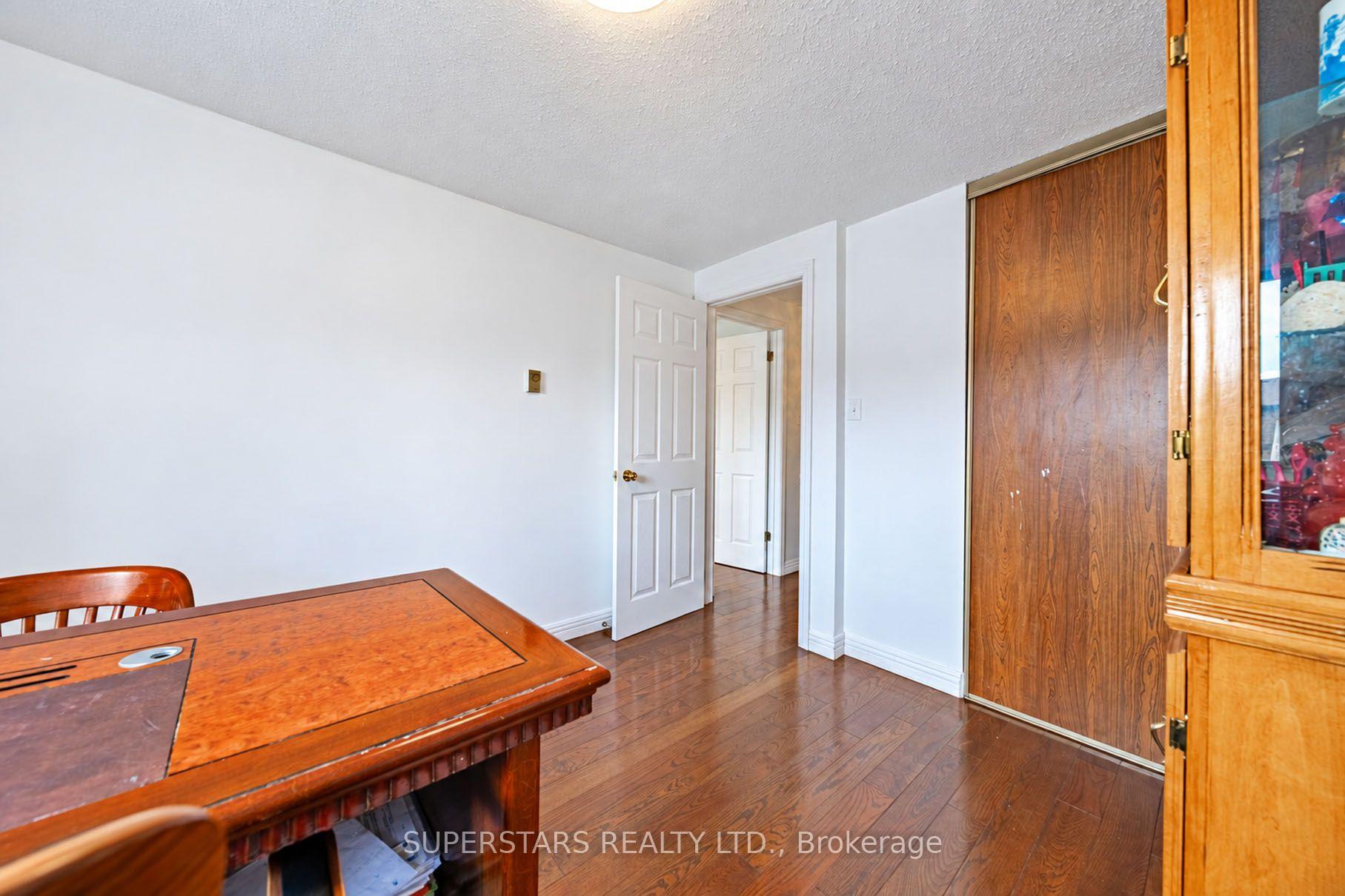Photo 12 of 29 Jenny Wrenway, North York, Hillcrest Village — HOMEH