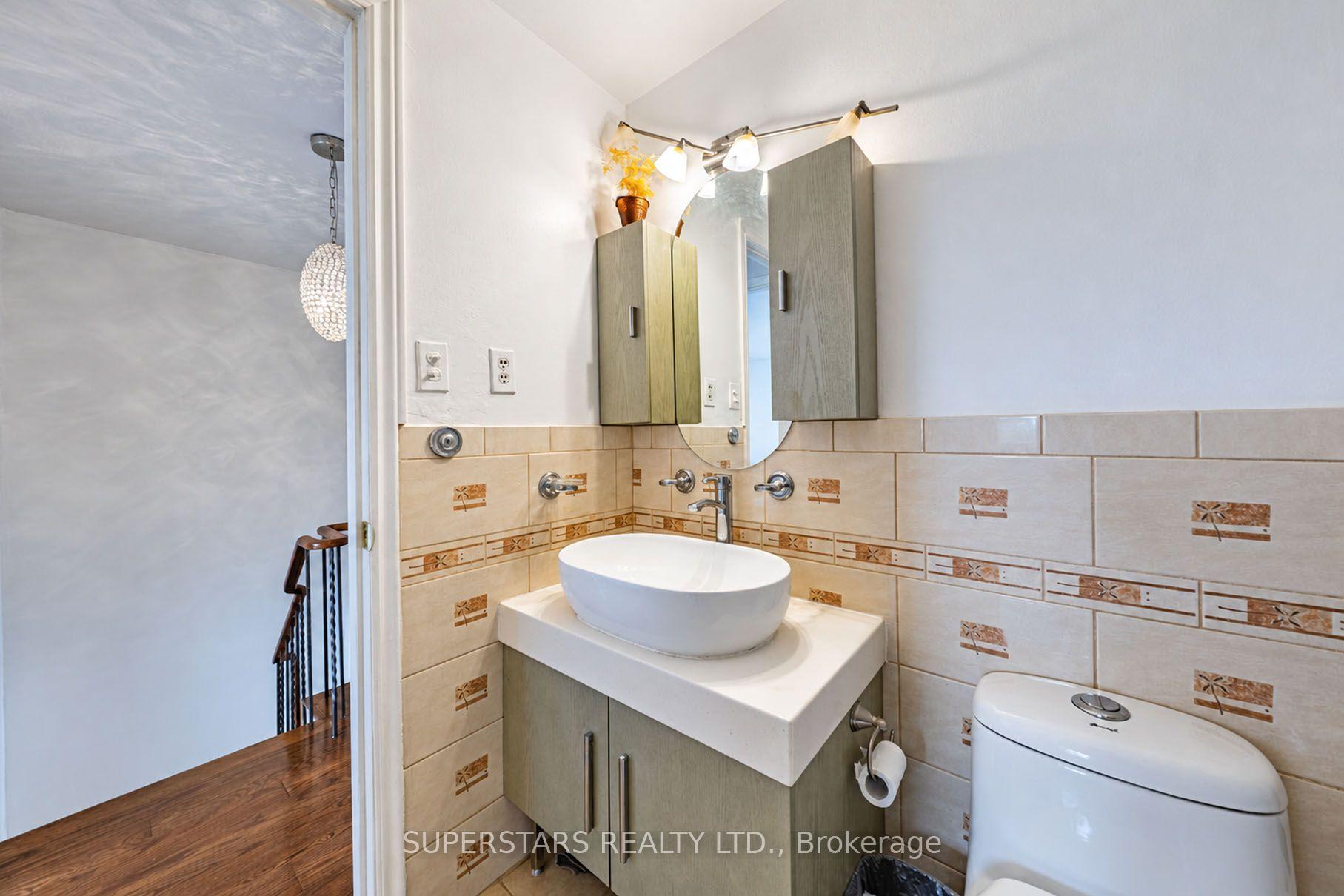Photo 16 of 29 Jenny Wrenway, North York, Hillcrest Village — HOMEH