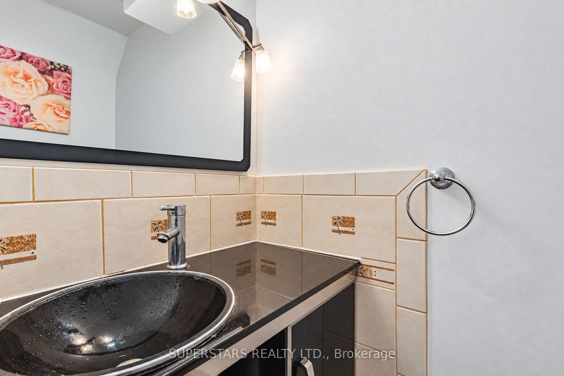 Photo 17 of 29 Jenny Wrenway, North York, Hillcrest Village — HOMEH