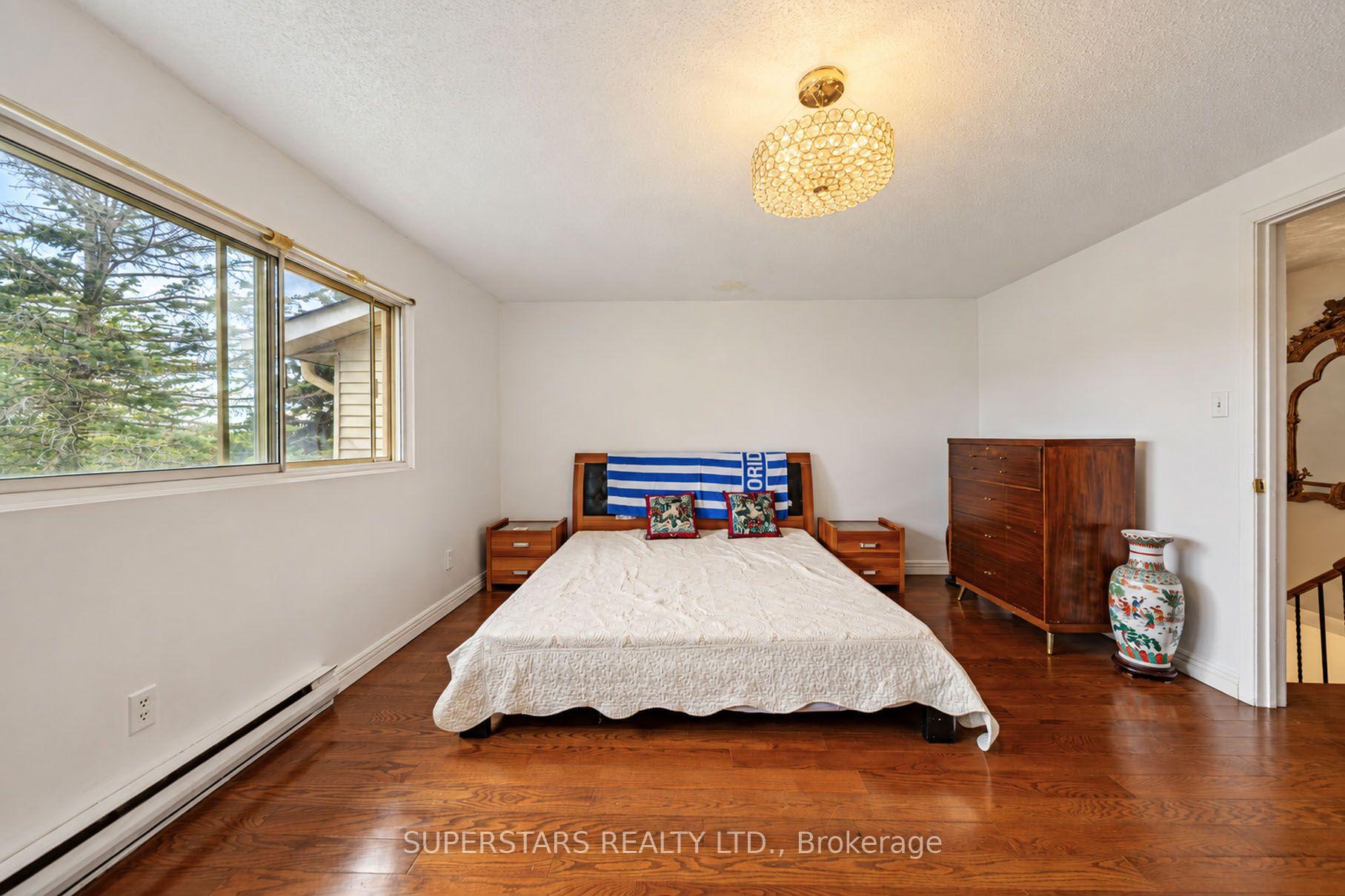 Photo 19 of 29 Jenny Wrenway, North York, Hillcrest Village — HOMEH