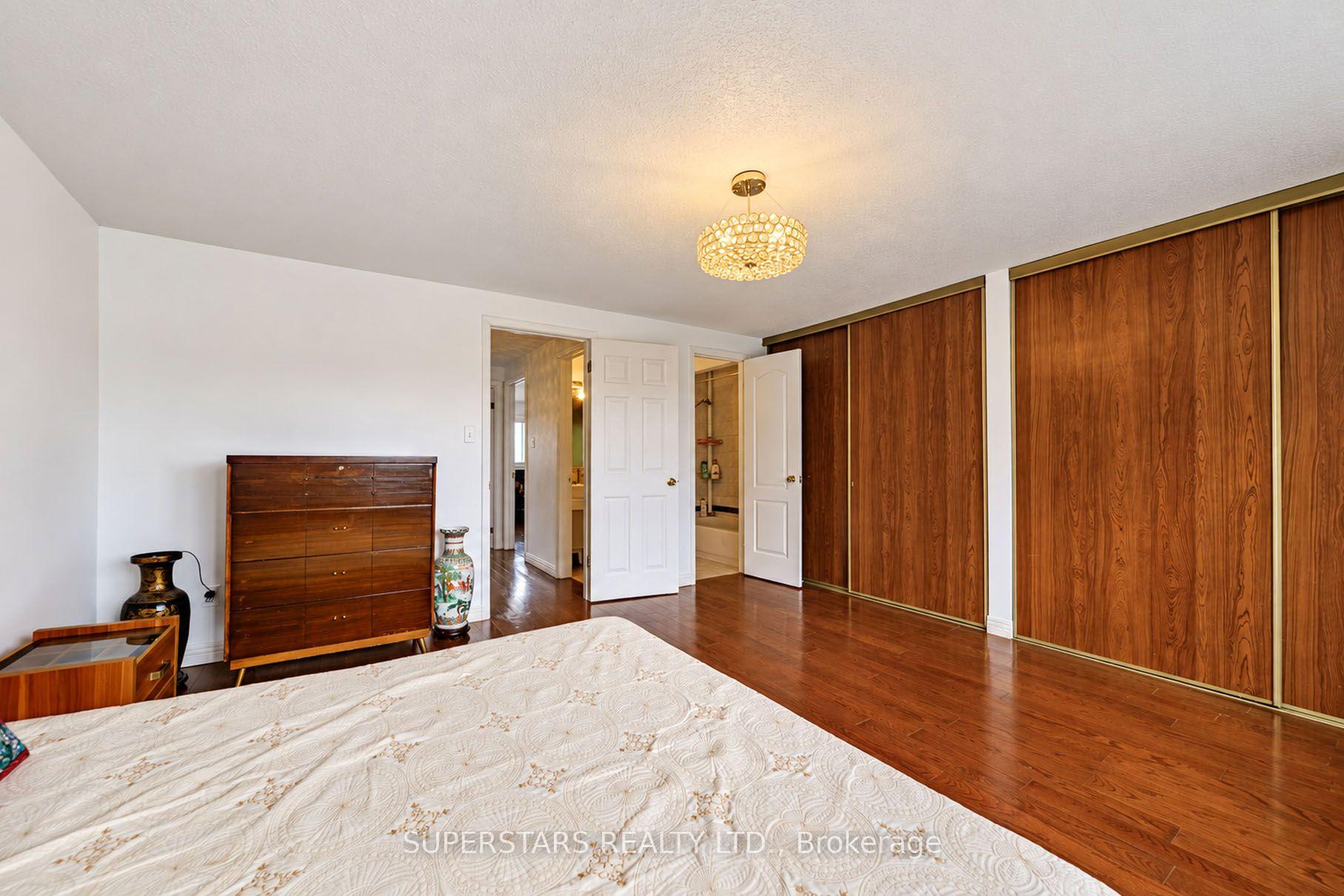 Photo 20 of 29 Jenny Wrenway, North York, Hillcrest Village — HOMEH