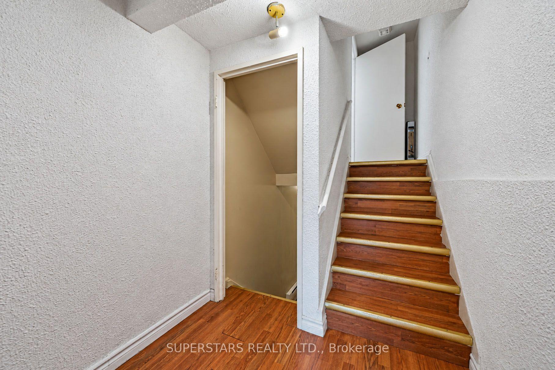 Photo 24 of 29 Jenny Wrenway, North York, Hillcrest Village — HOMEH
