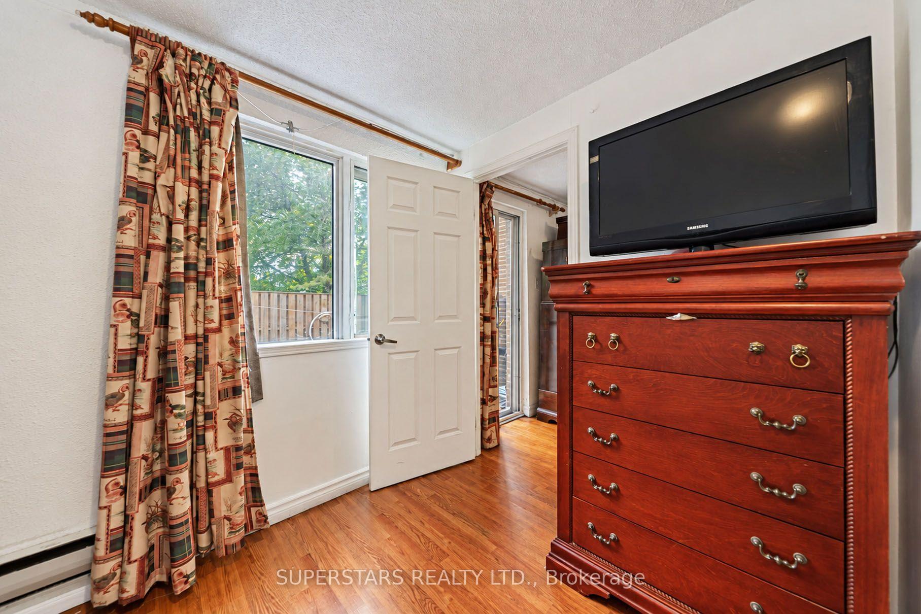 Photo 27 of 29 Jenny Wrenway, North York, Hillcrest Village — HOMEH