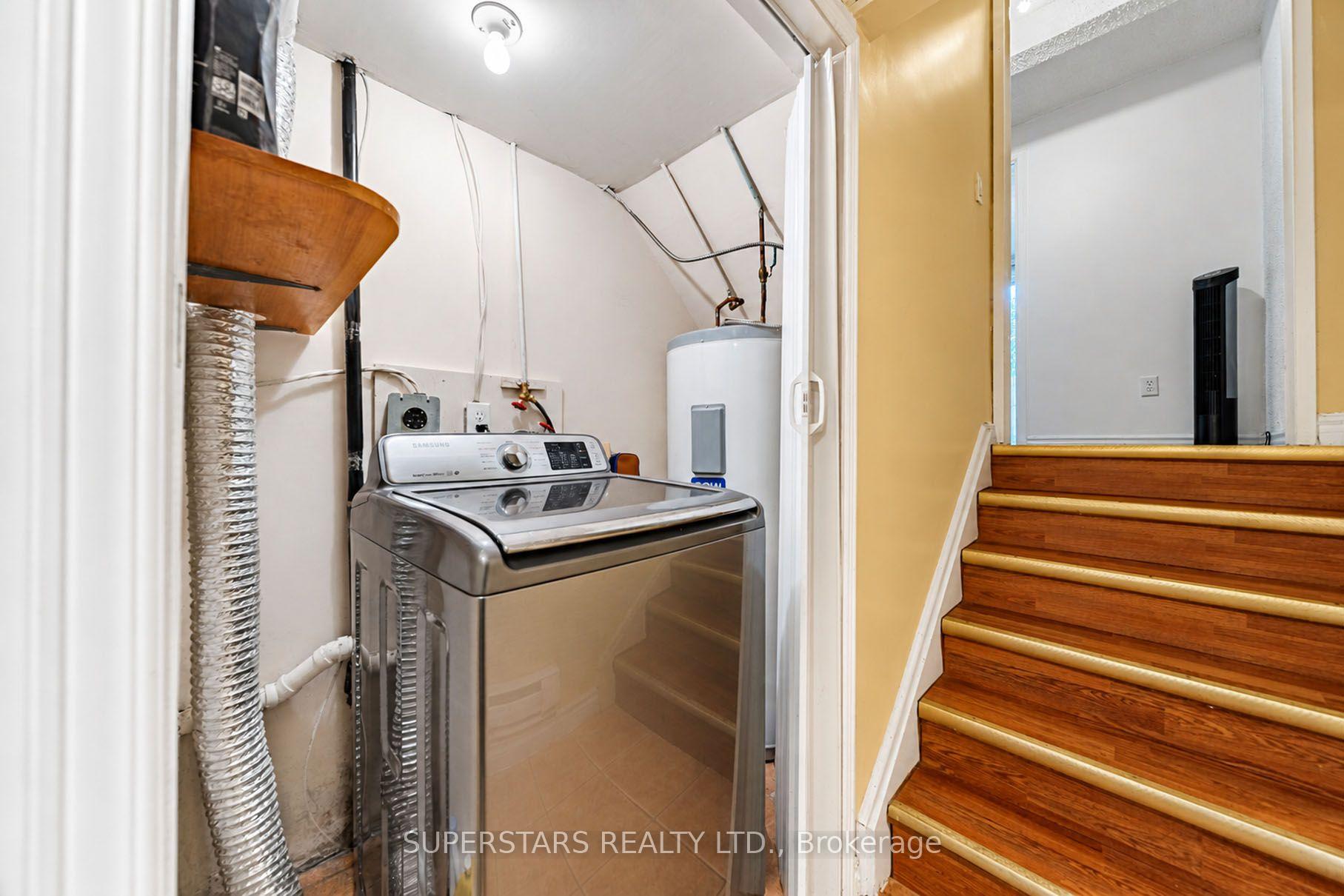 Photo 28 of 29 Jenny Wrenway, North York, Hillcrest Village — HOMEH