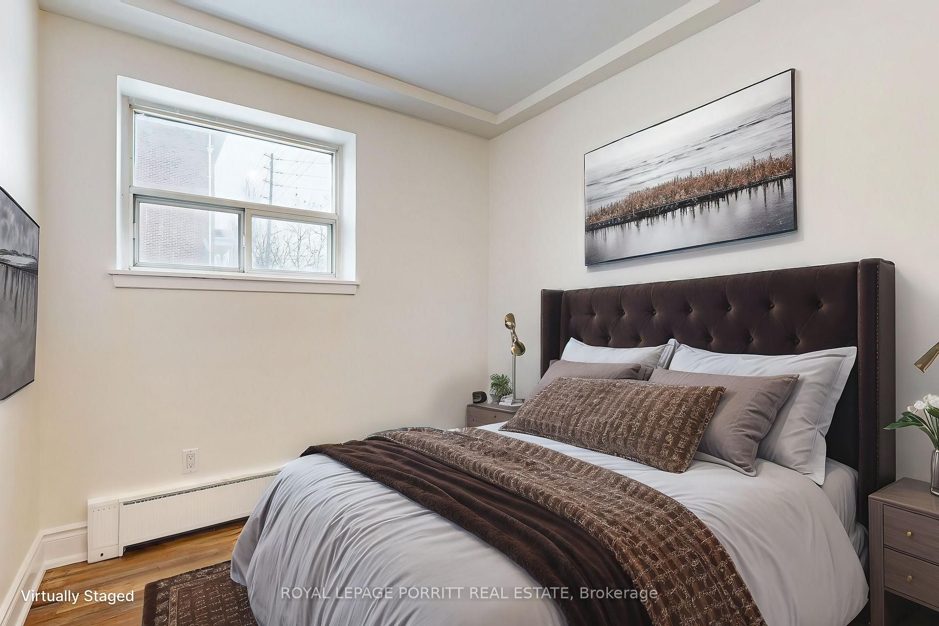 Photo 5 of Unit 1, 149 Alderbrae Avenue, Etobicoke, Alderwood — HOMEH
