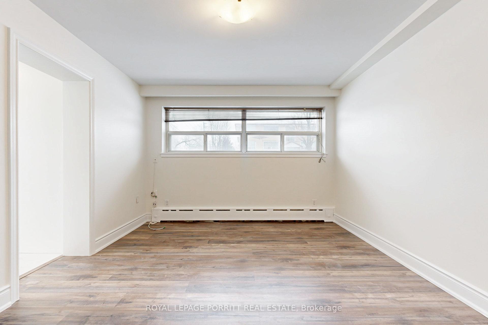 Photo 6 of Unit 1, 149 Alderbrae Avenue, Etobicoke, Alderwood — HOMEH