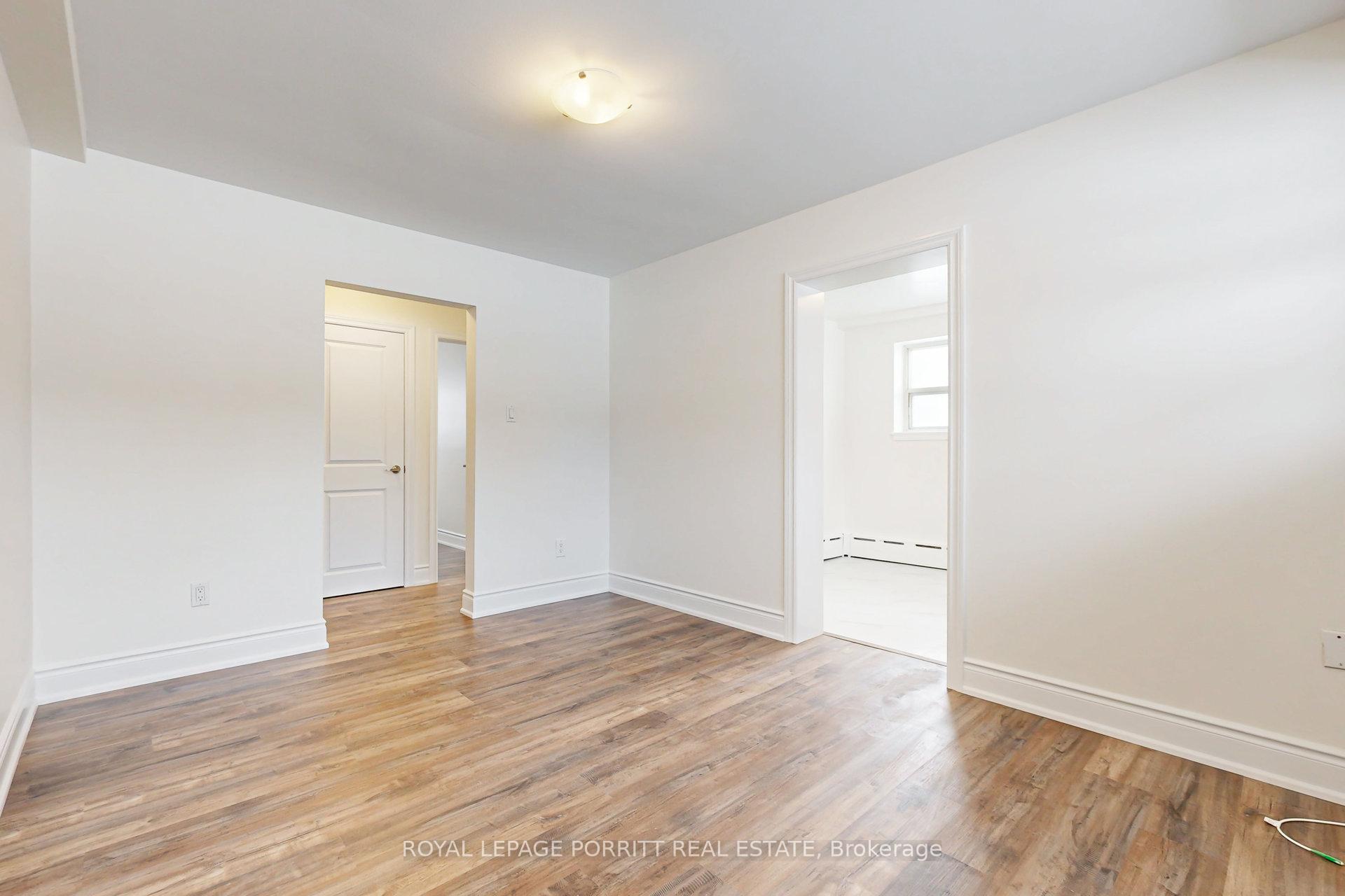 Photo 8 of Unit 1, 149 Alderbrae Avenue, Etobicoke, Alderwood — HOMEH