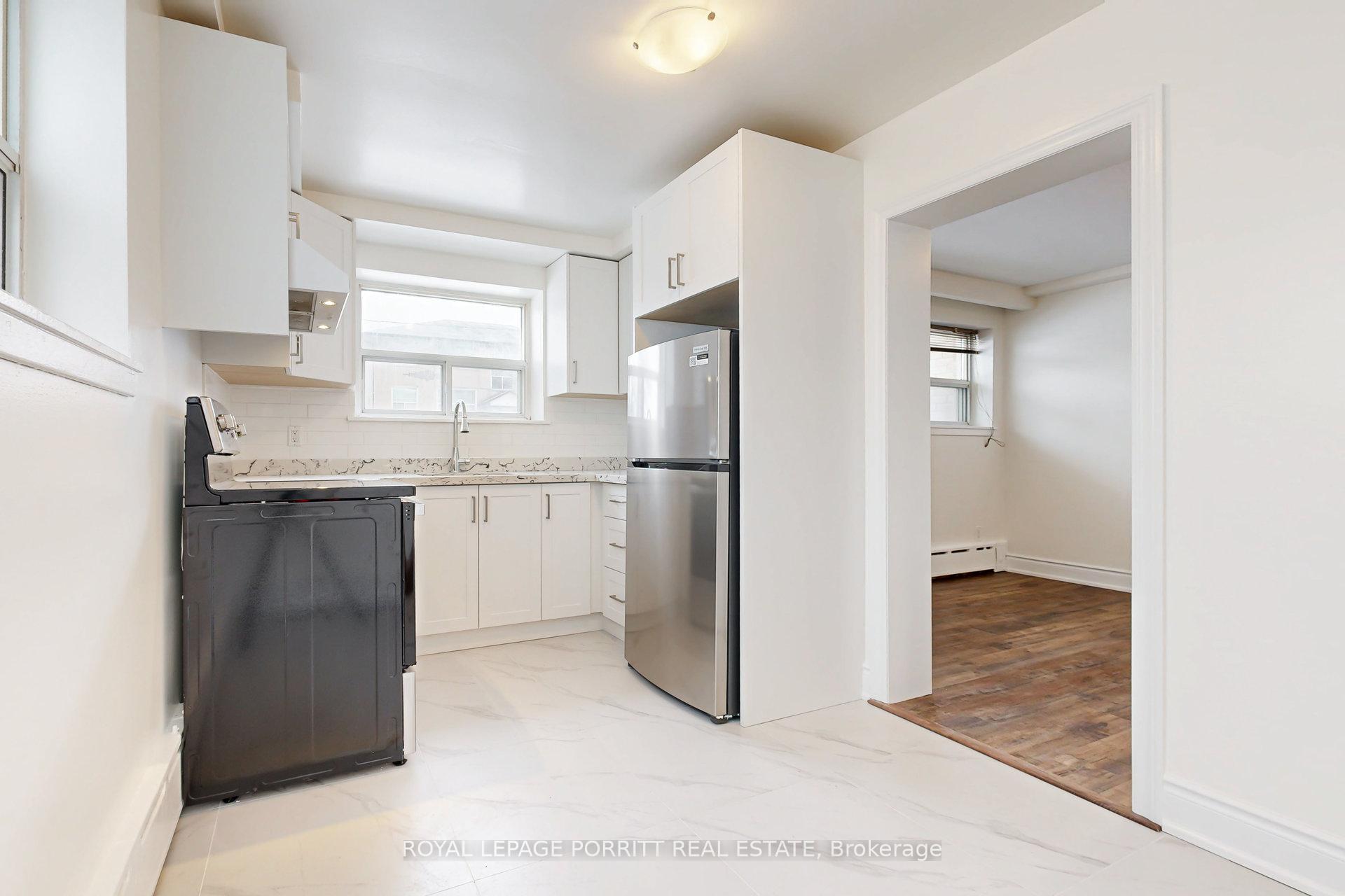 Photo 13 of Unit 1, 149 Alderbrae Avenue, Etobicoke, Alderwood — HOMEH
