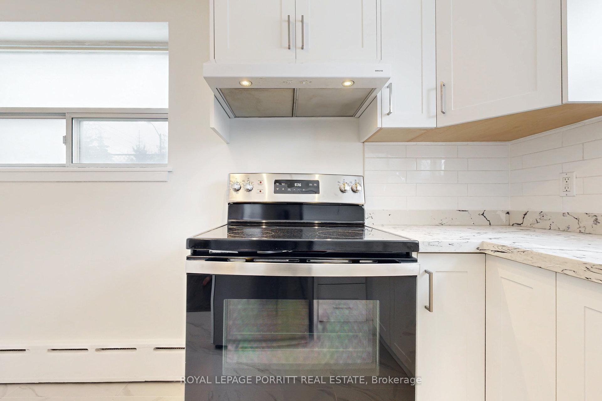 Photo 15 of Unit 1, 149 Alderbrae Avenue, Etobicoke, Alderwood — HOMEH