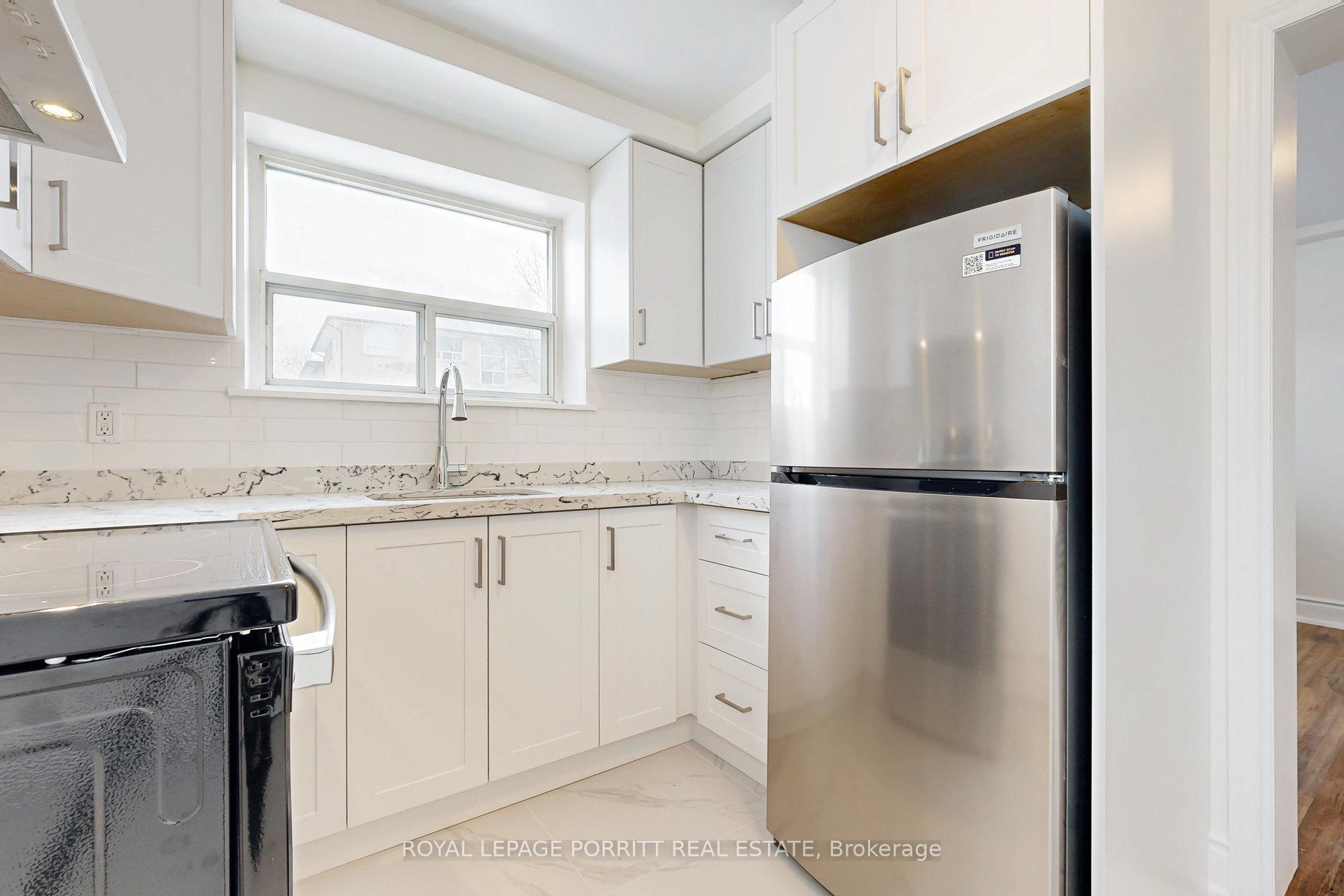 Photo 16 of Unit 1, 149 Alderbrae Avenue, Etobicoke, Alderwood — HOMEH