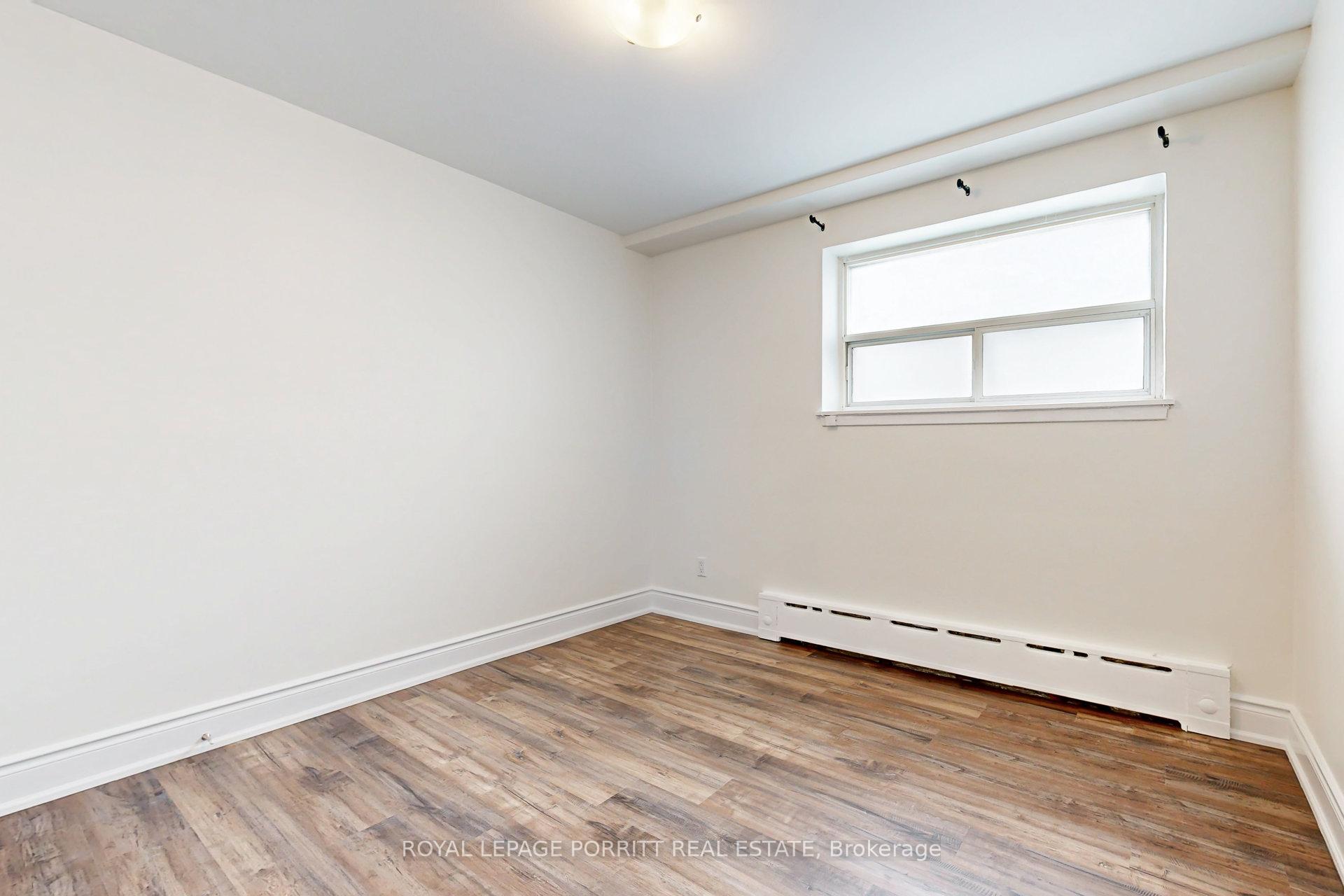 Photo 18 of Unit 1, 149 Alderbrae Avenue, Etobicoke, Alderwood — HOMEH