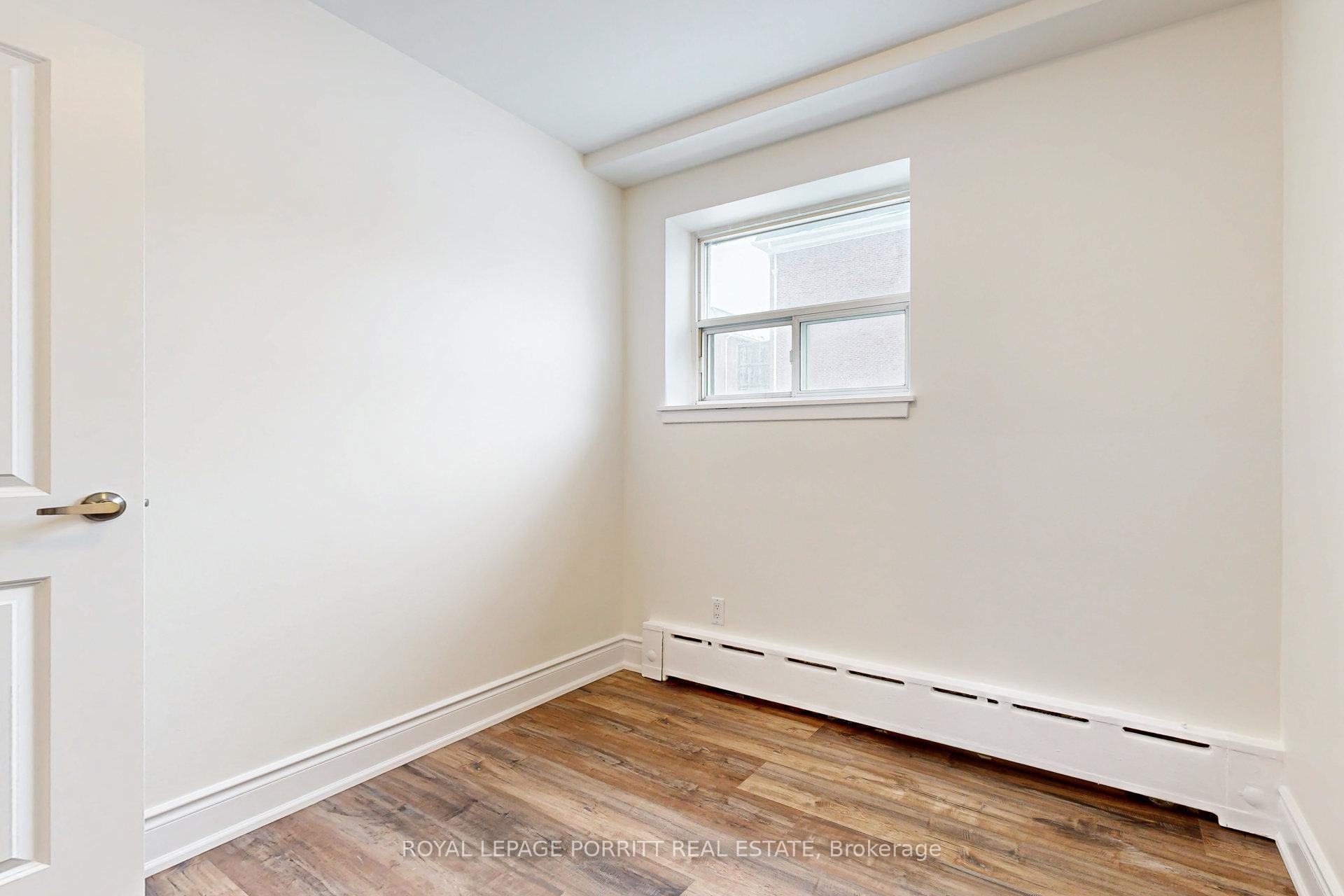Photo 23 of Unit 1, 149 Alderbrae Avenue, Etobicoke, Alderwood — HOMEH