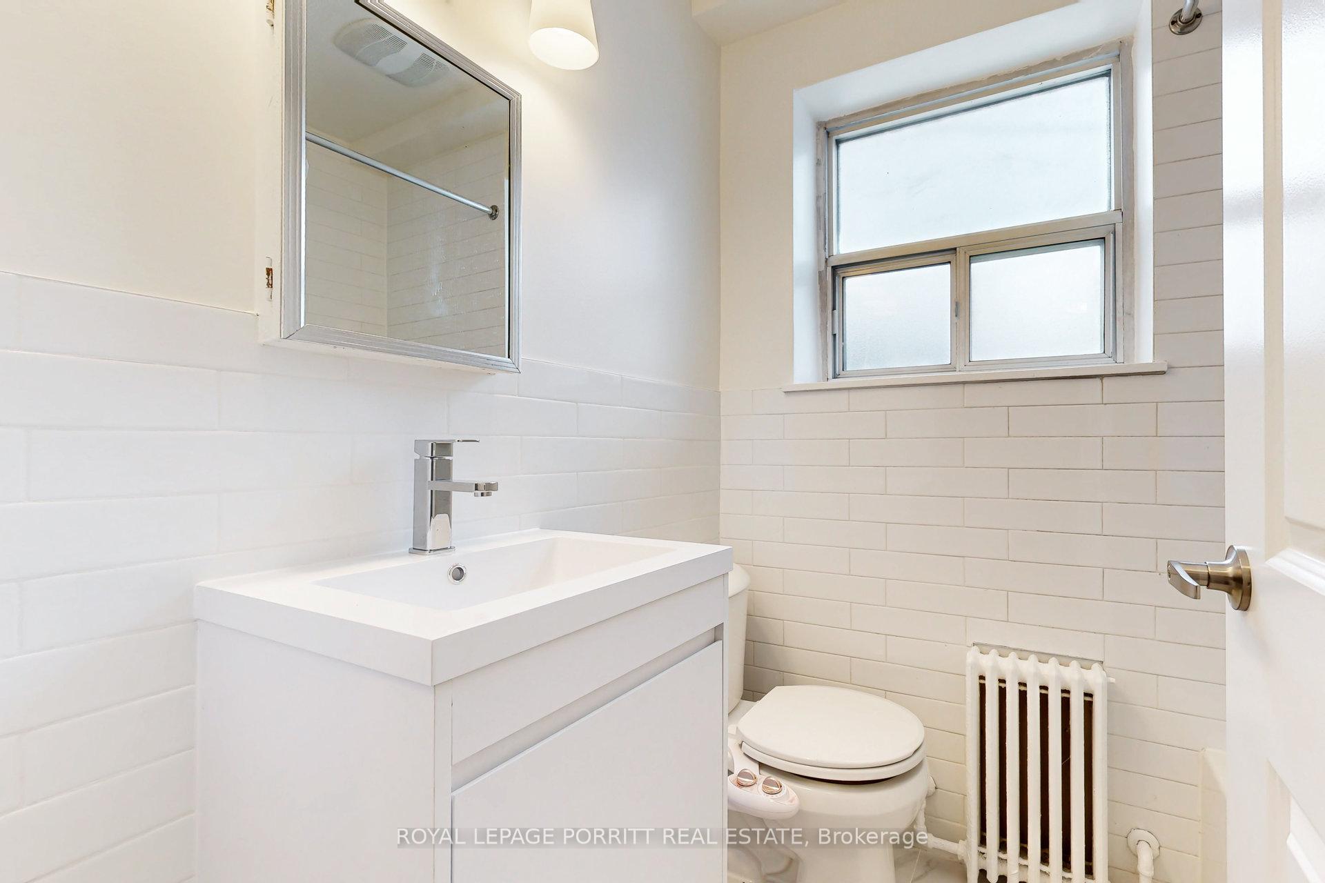Photo 26 of Unit 1, 149 Alderbrae Avenue, Etobicoke, Alderwood — HOMEH