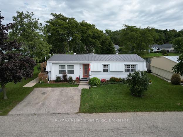 Photo 2 of 413 Shannon Boulevard, South Huron, Stephen — HOMEH