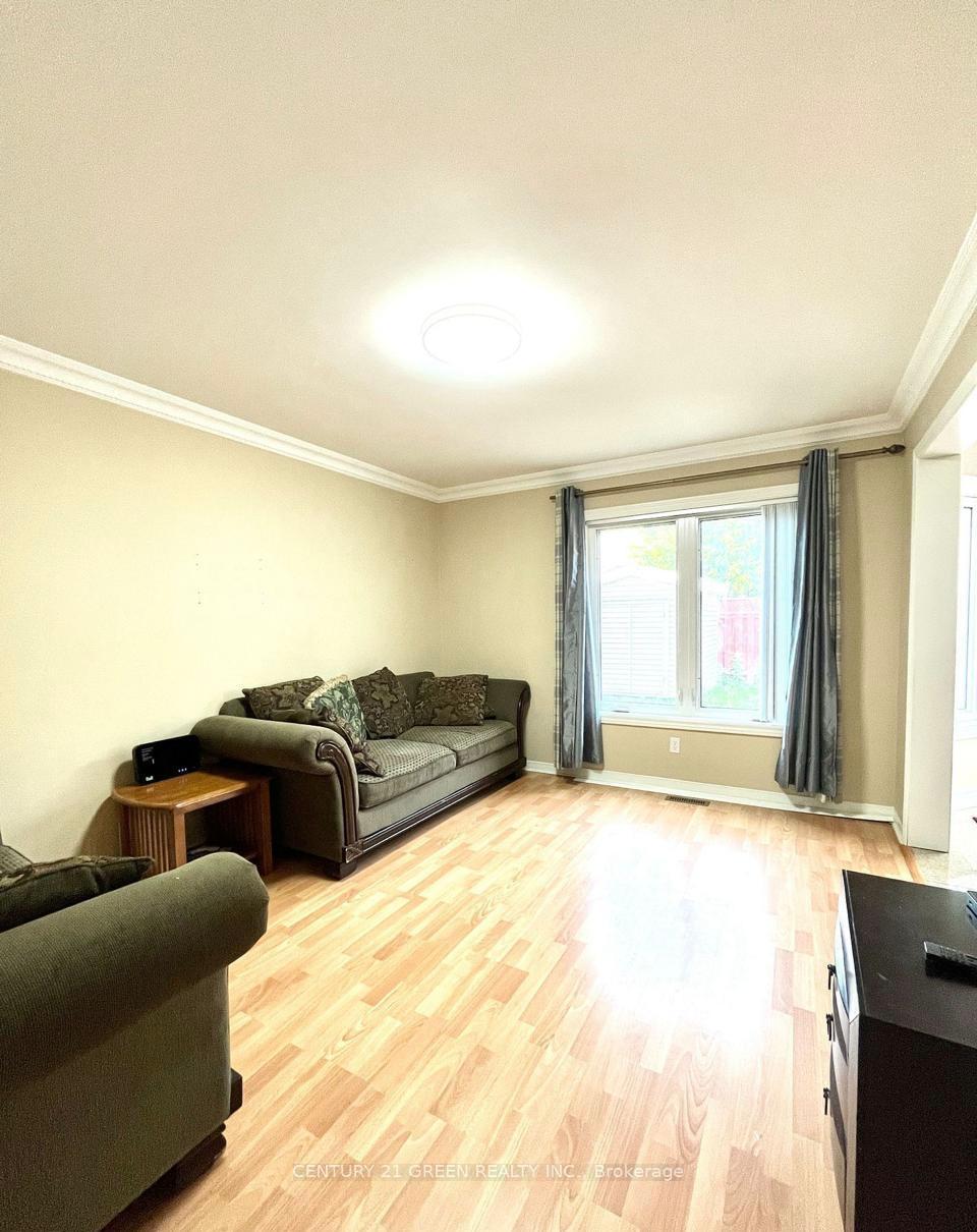 Photo 9 of 215 Kingknoll Drive, Brampton, Fletcher's Creek South — HOMEH