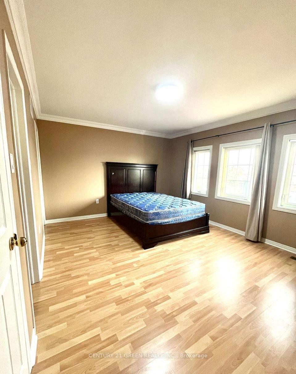 Photo 14 of 215 Kingknoll Drive, Brampton, Fletcher's Creek South — HOMEH