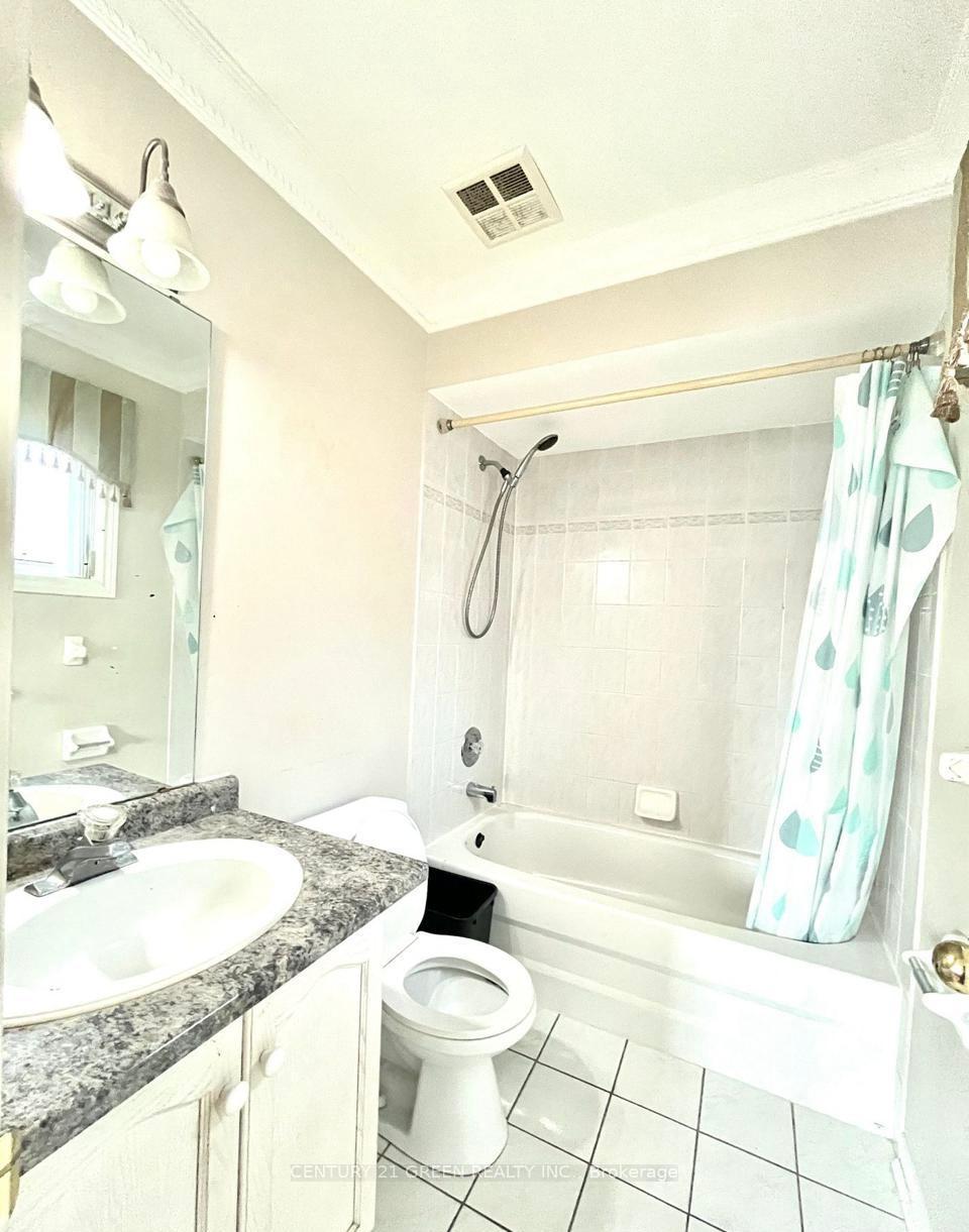 Photo 15 of 215 Kingknoll Drive, Brampton, Fletcher's Creek South — HOMEH