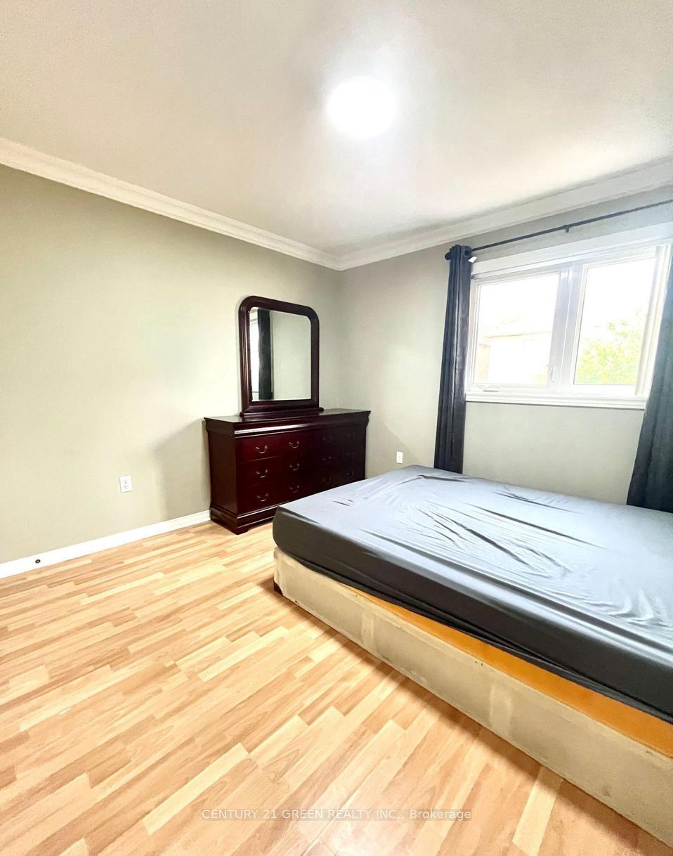 Photo 16 of 215 Kingknoll Drive, Brampton, Fletcher's Creek South — HOMEH