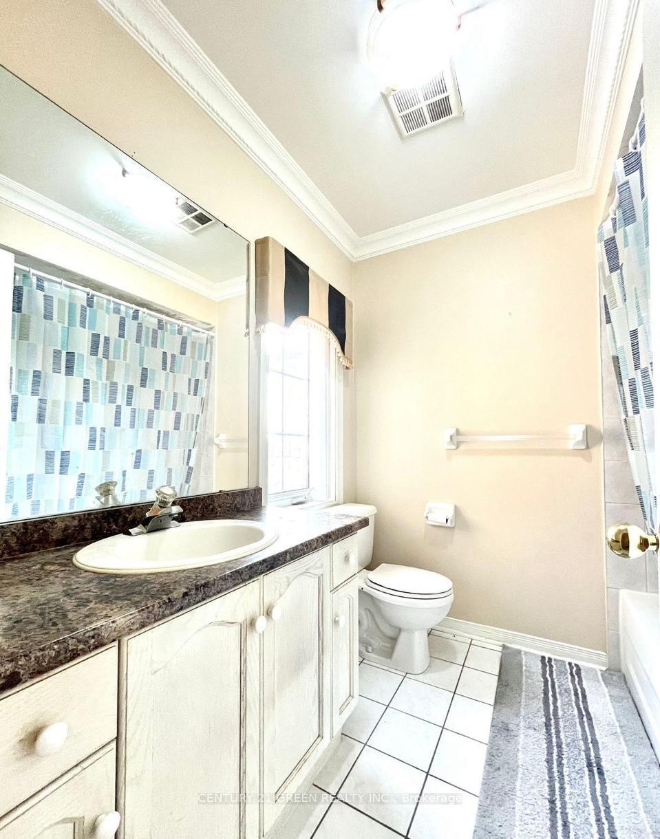 Photo 17 of 215 Kingknoll Drive, Brampton, Fletcher's Creek South — HOMEH