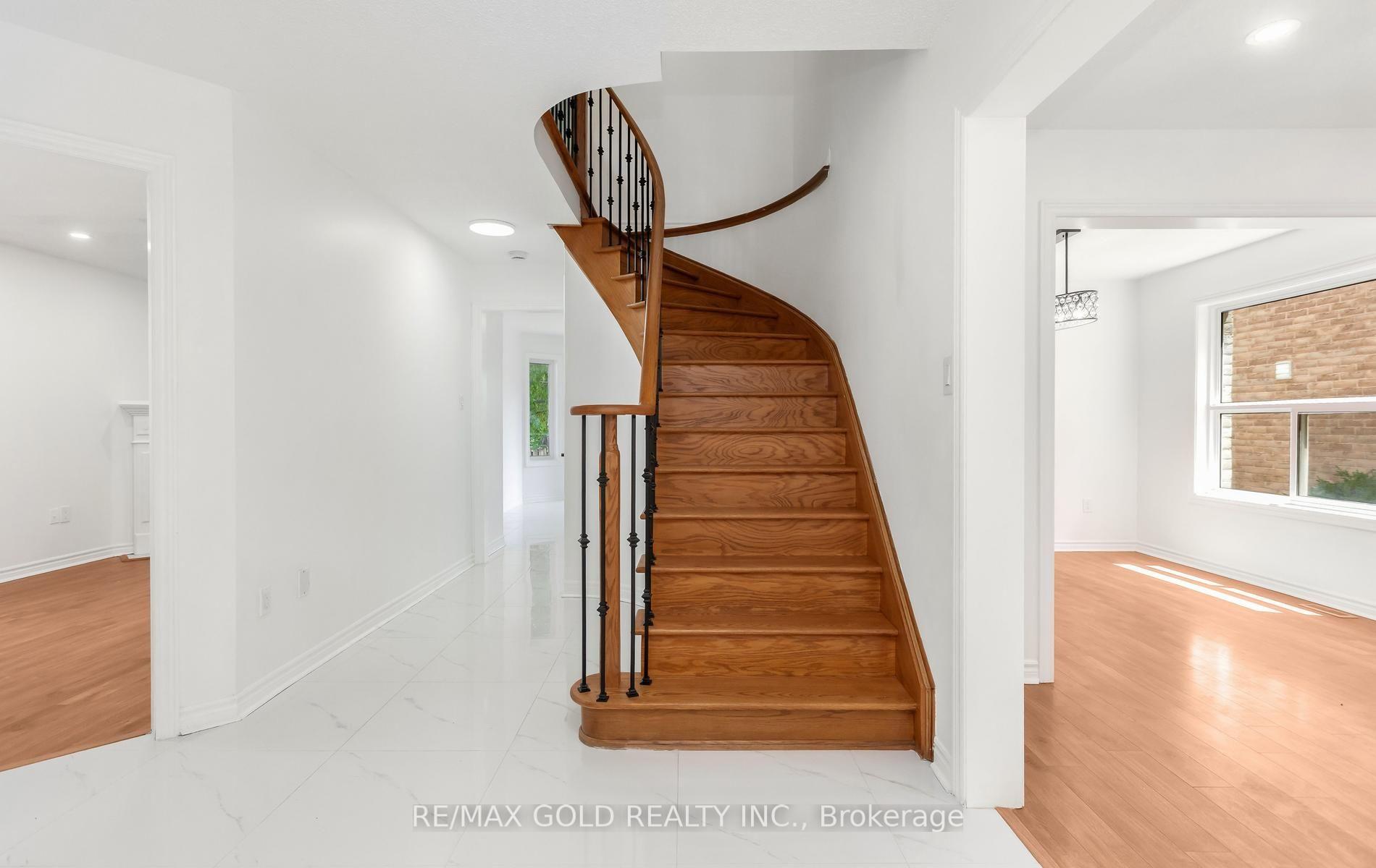 Photo 7 of 123 Ruffet Drive, Barrie, Edgehill Drive — HOMEH