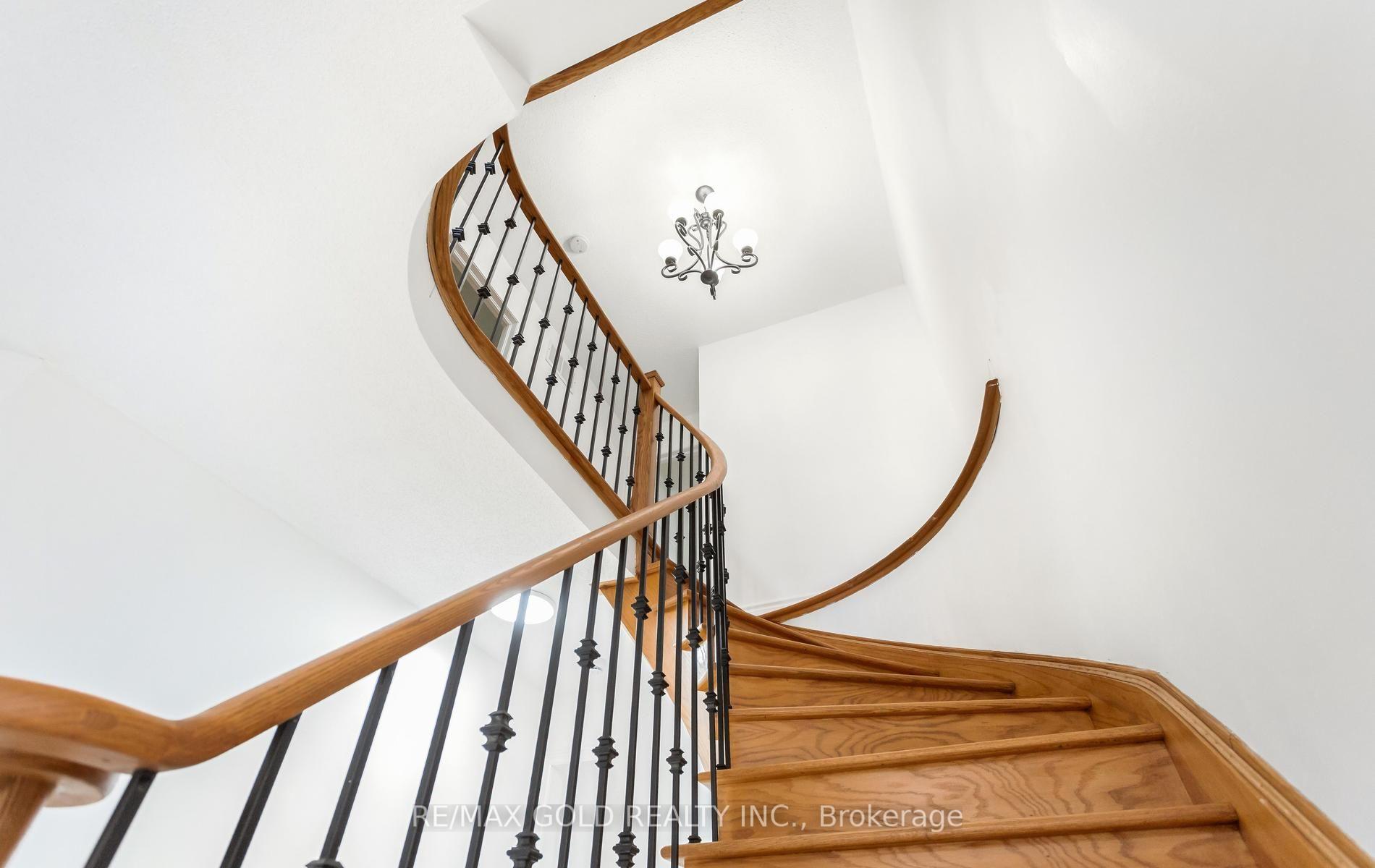Photo 25 of 123 Ruffet Drive, Barrie, Edgehill Drive — HOMEH