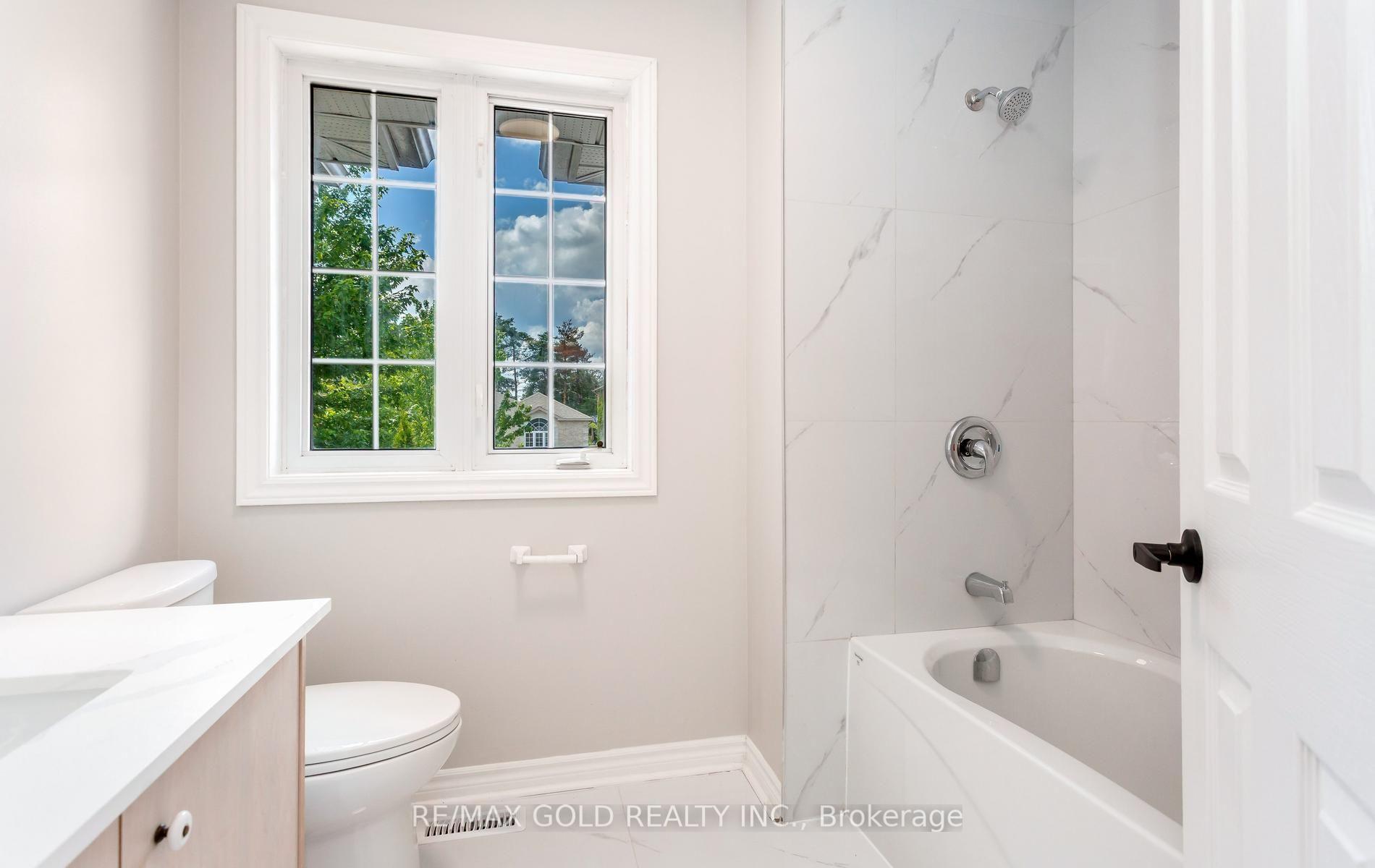 Photo 39 of 123 Ruffet Drive, Barrie, Edgehill Drive — HOMEH