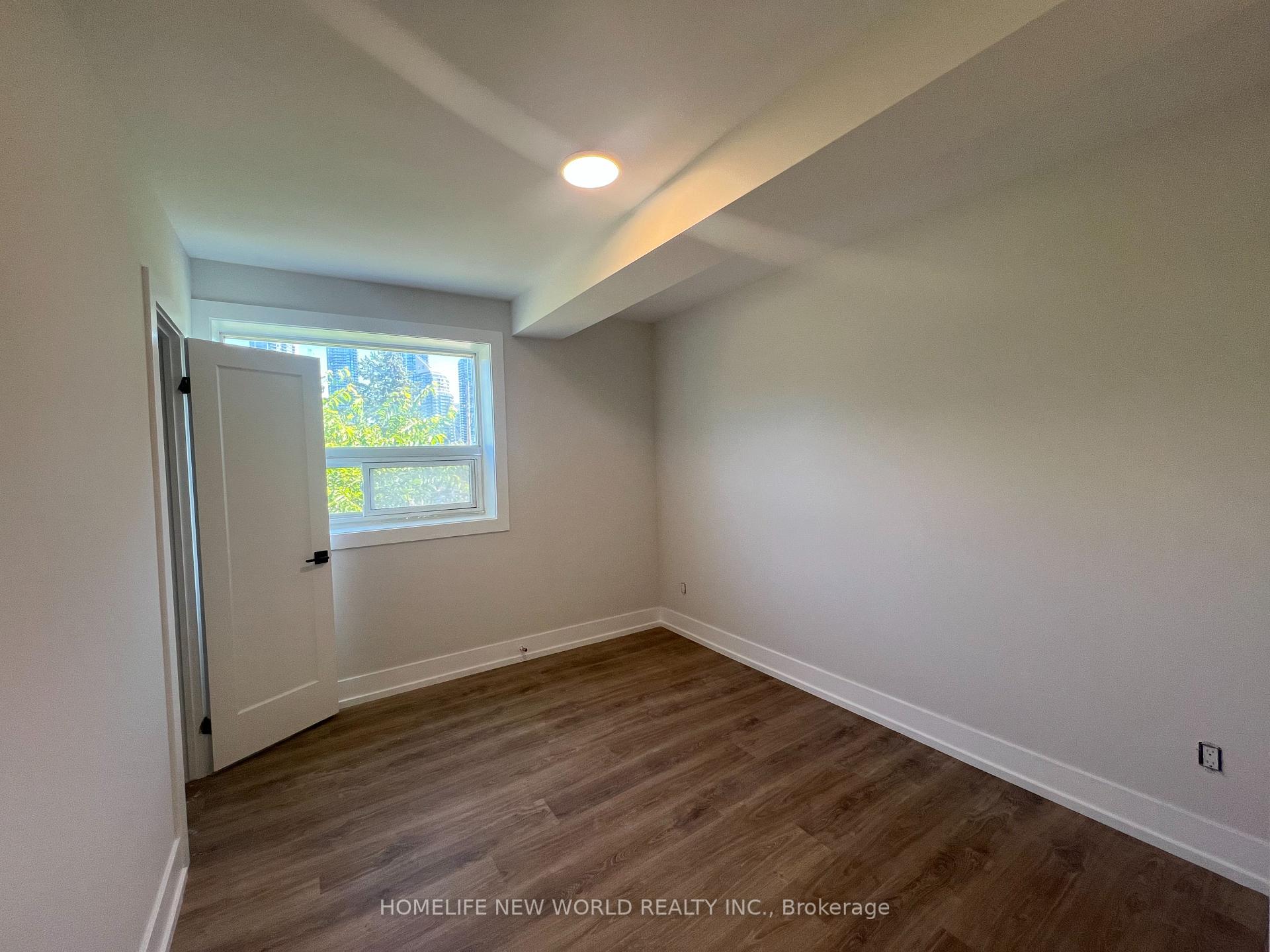 Photo 5 of Unit 3, 2310 Lake Shore Boulevard, Etobicoke, Mimico — HOMEH
