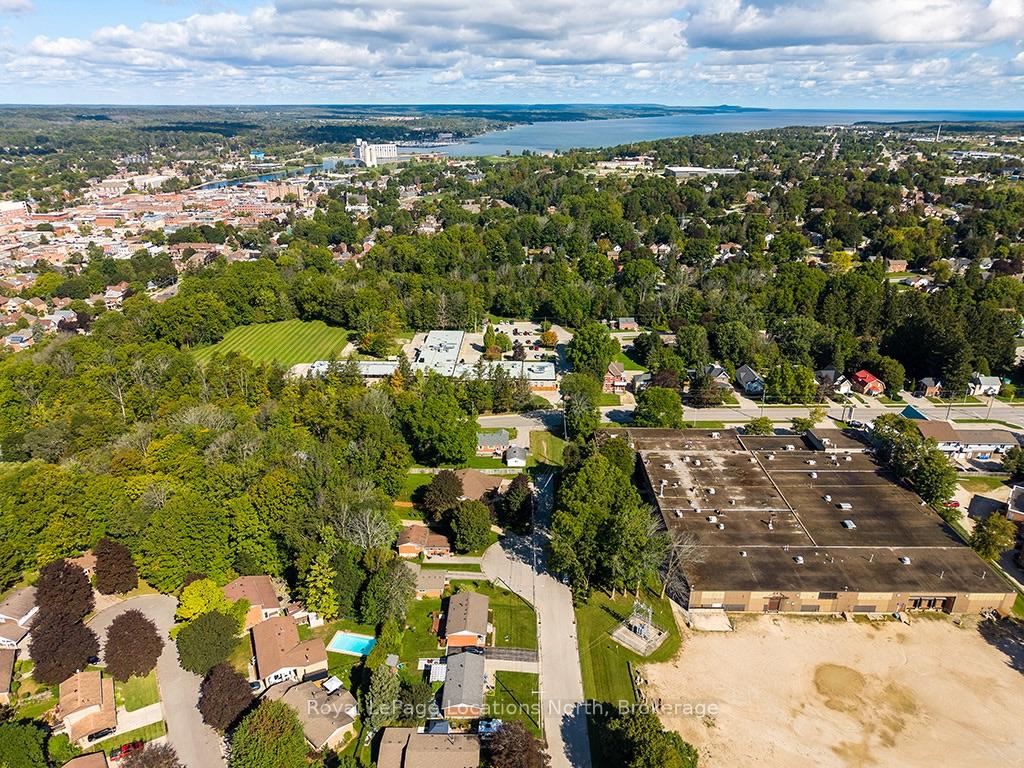 Photo 33 of 540 6th Avenue E, Owen Sound — HOMEH
