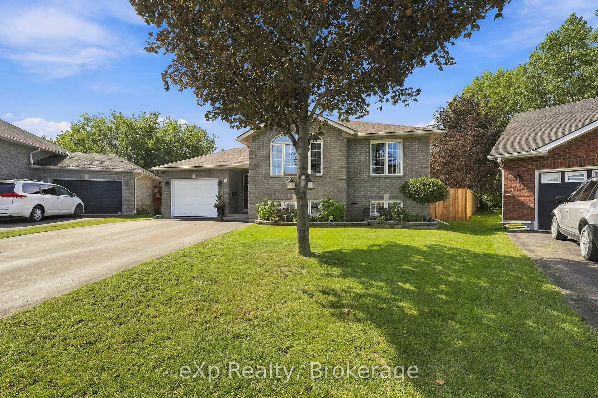 Photo 3 of 10 Christopher Court, Belleville, Belleville Ward — HOMEH