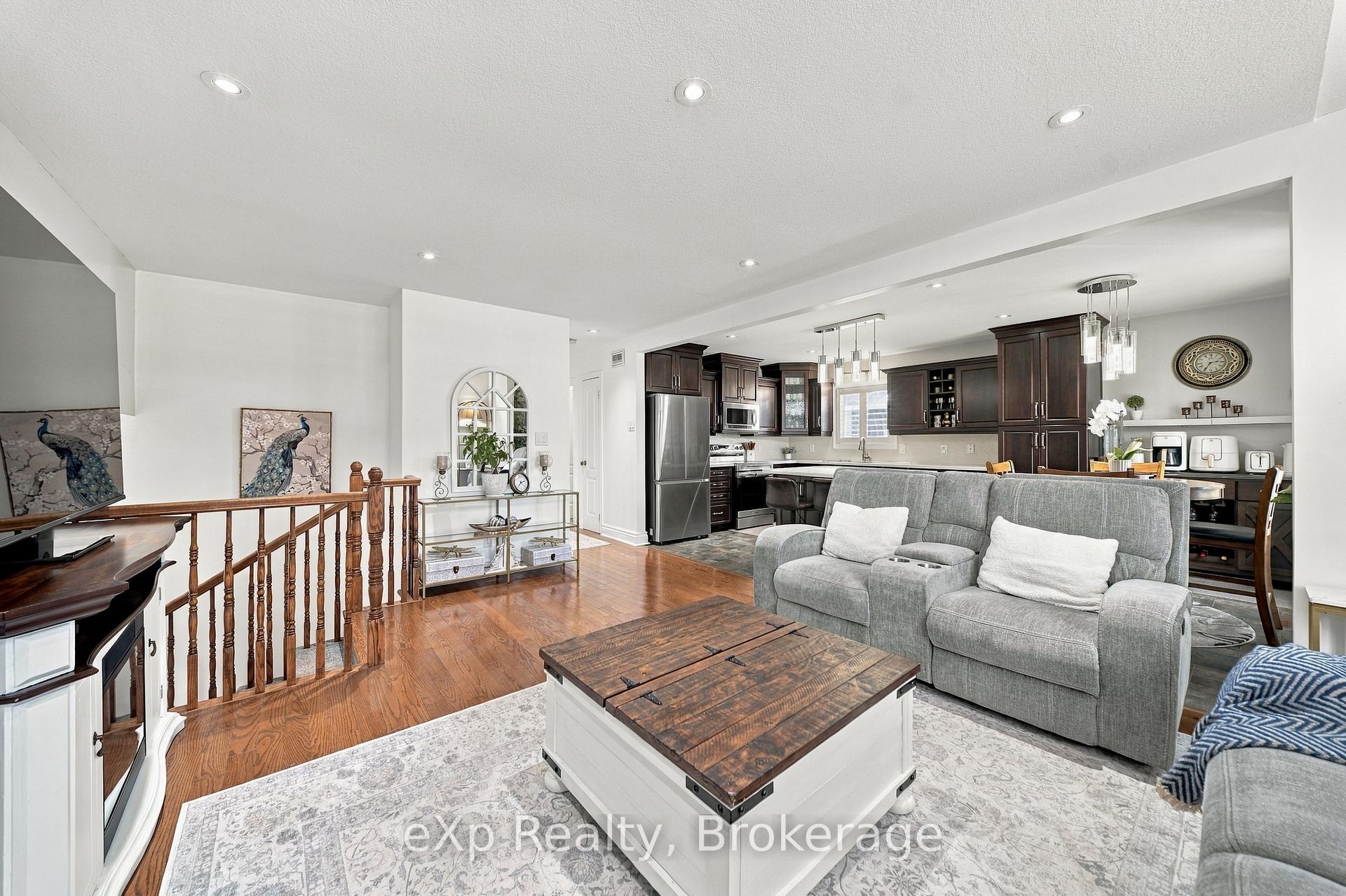 Photo 8 of 10 Christopher Court, Belleville, Belleville Ward — HOMEH