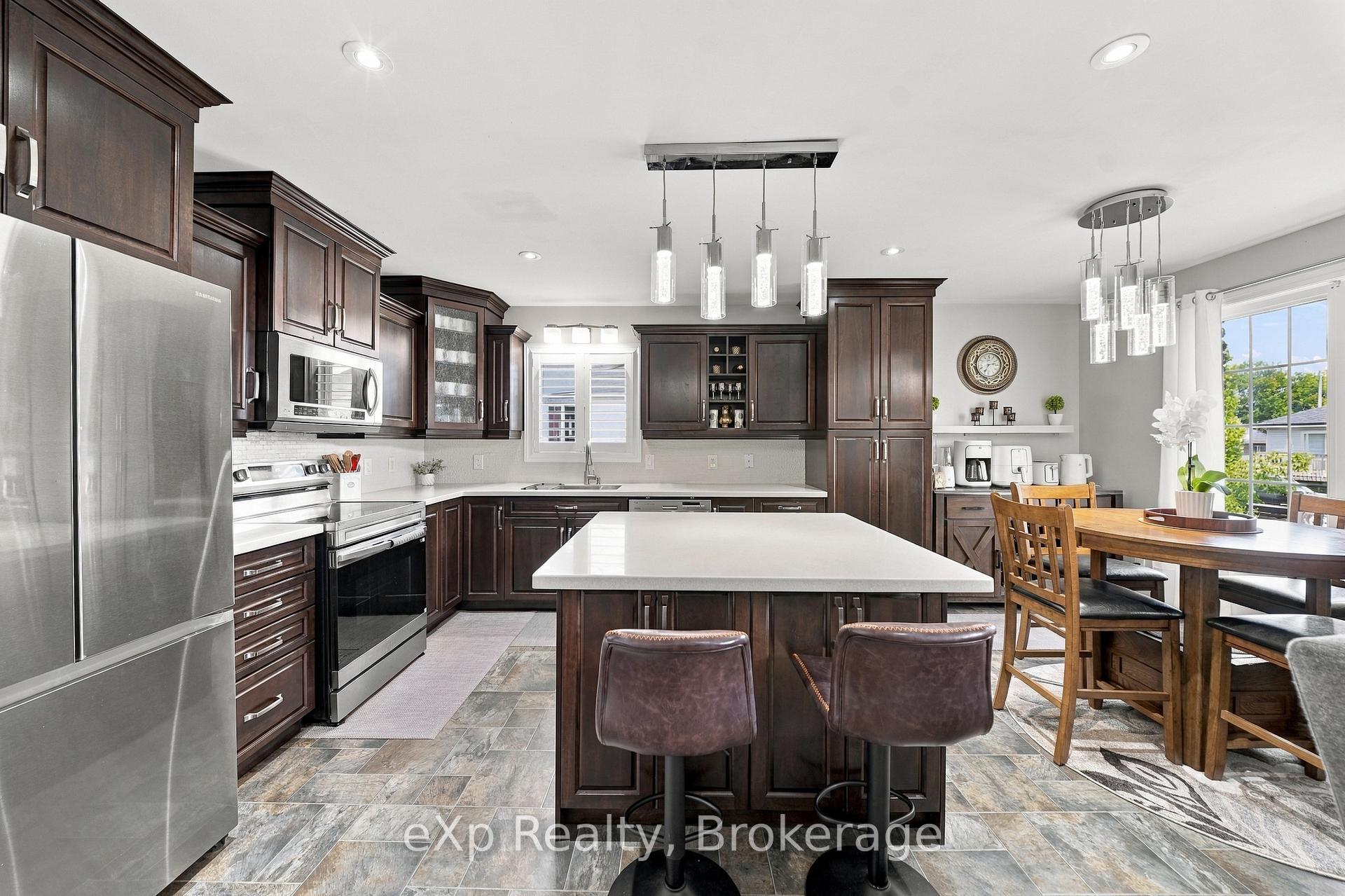 Photo 9 of 10 Christopher Court, Belleville, Belleville Ward — HOMEH