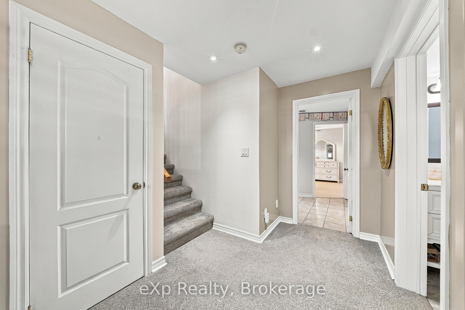 Photo 20 of 10 Christopher Court, Belleville, Belleville Ward — HOMEH