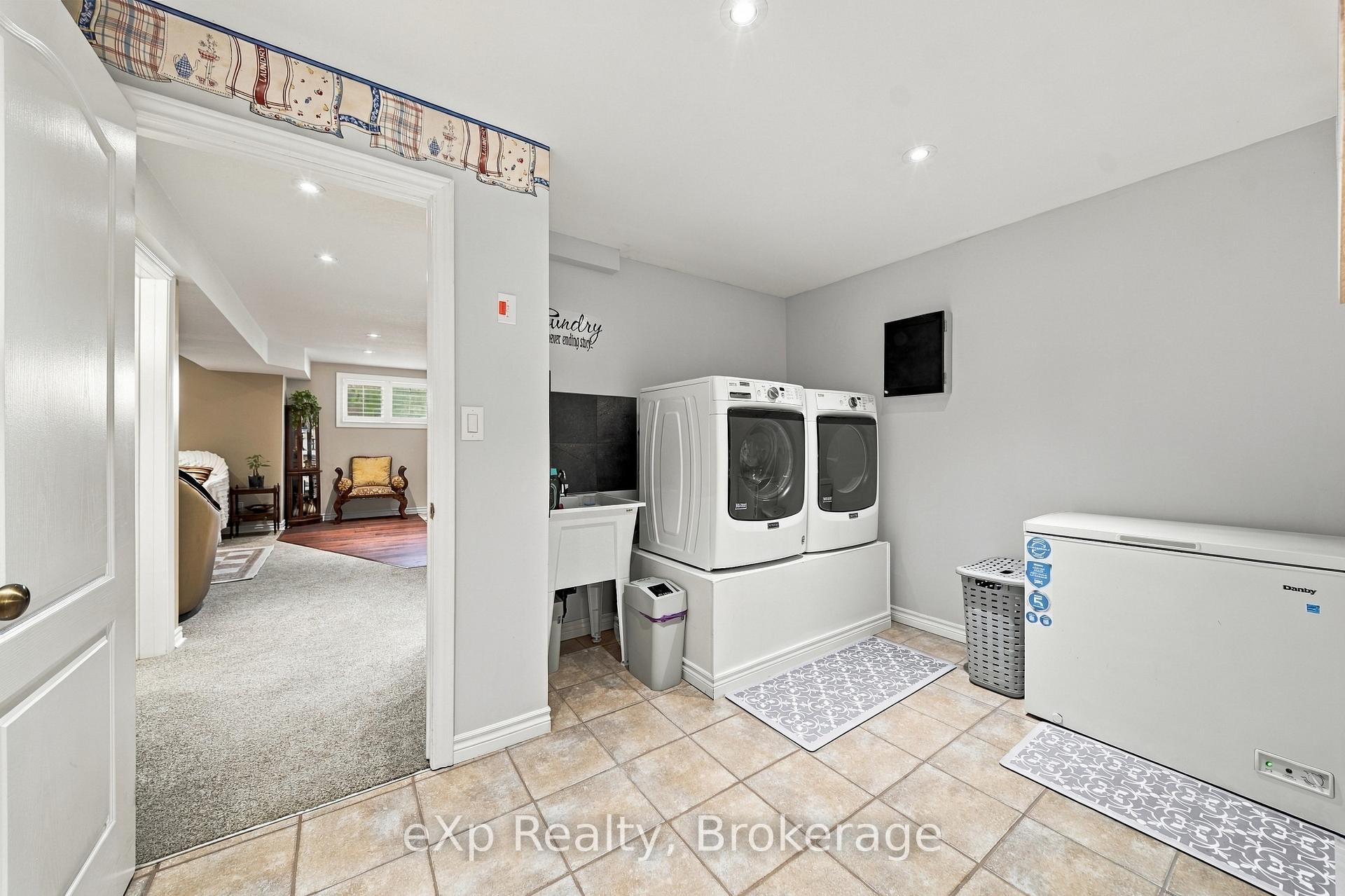 Photo 26 of 10 Christopher Court, Belleville, Belleville Ward — HOMEH