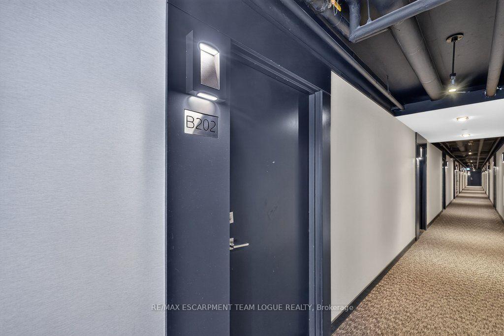 Photo 4 of Unit B202, 5240 Dundas Street, Burlington, Orchard — HOMEH